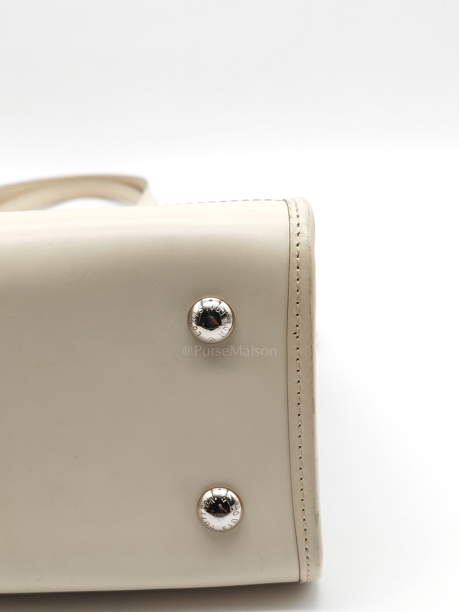 Medeleine GM Bag in White Epi Leather & Silver Hardware (Datecode: AR1099)