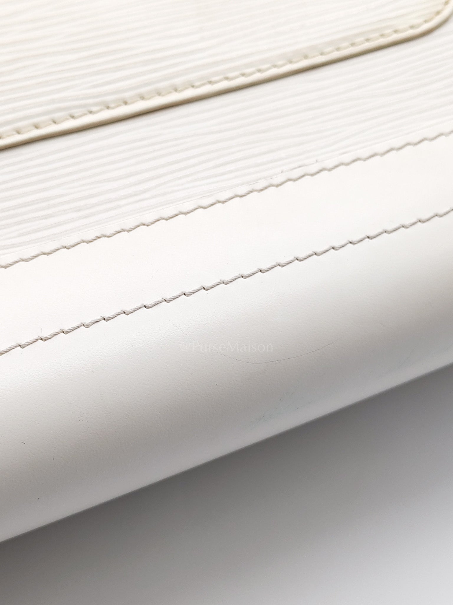 Medeleine GM Bag in White Epi Leather & Silver Hardware (Datecode: AR1099)