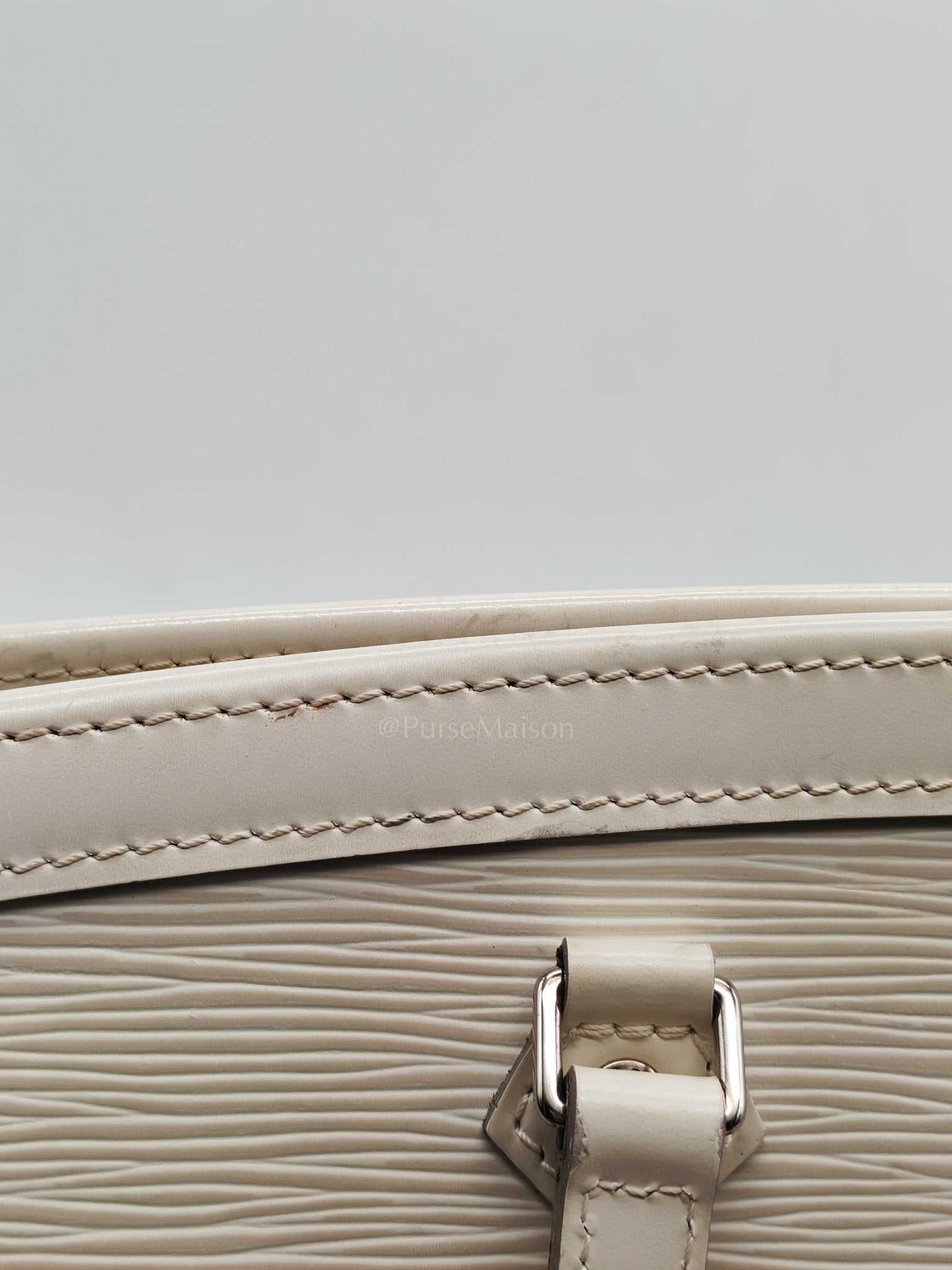 Medeleine GM Bag in White Epi Leather & Silver Hardware (Datecode: AR1099)