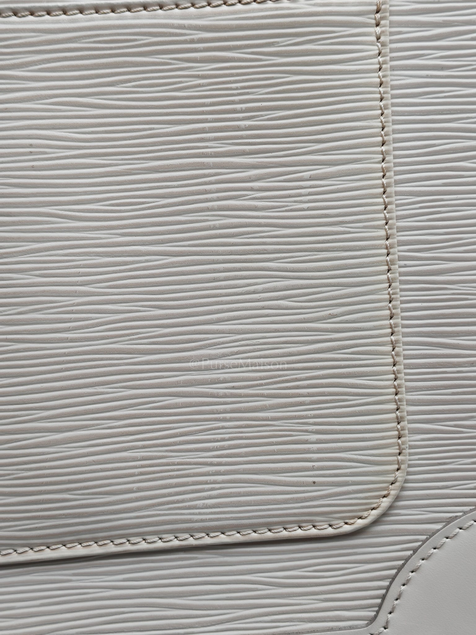 Medeleine GM Bag in White Epi Leather & Silver Hardware (Datecode: AR1099)