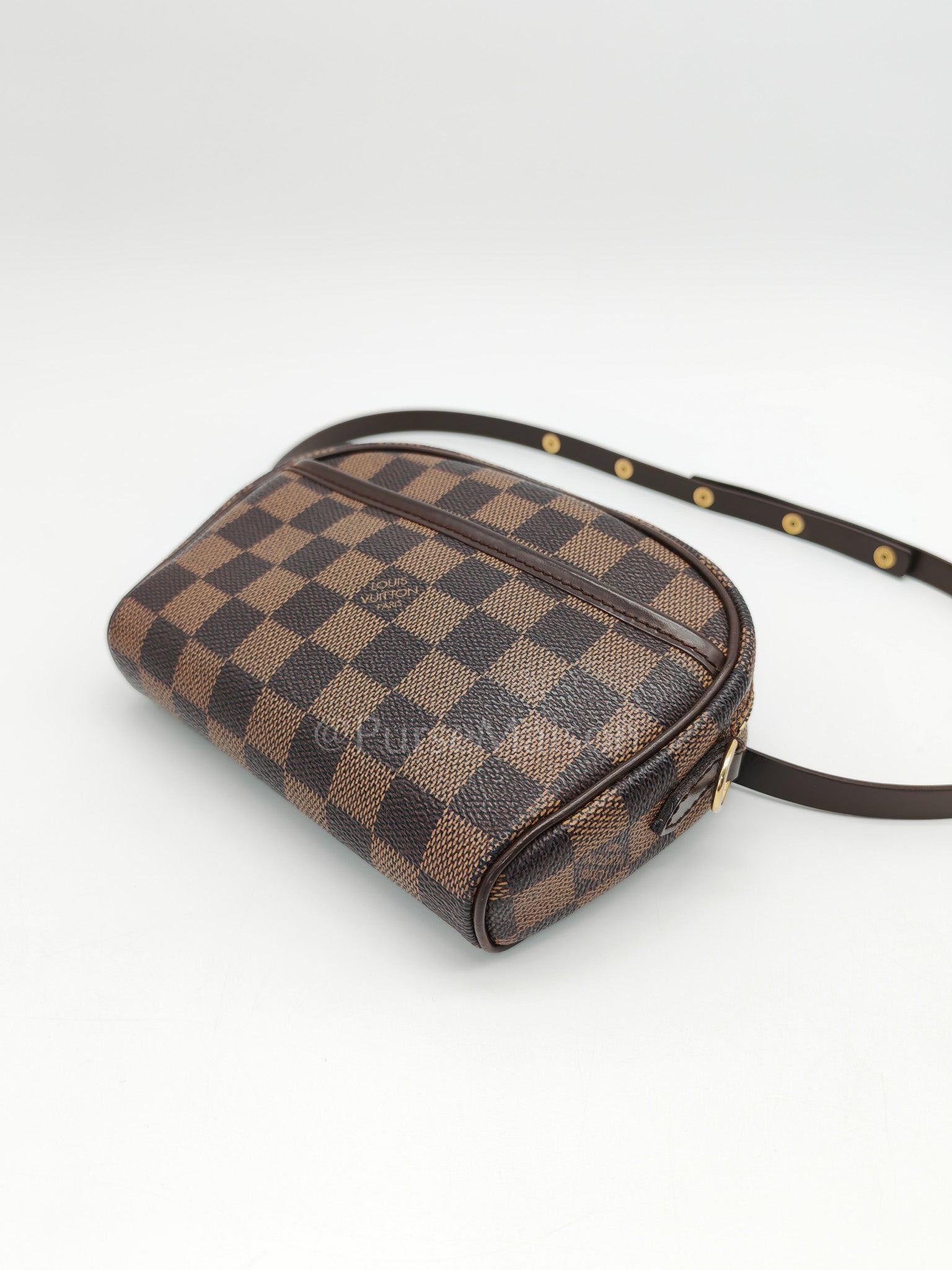 Pochette Ipanema in Damier Ebene Canvas and Gold Hardware (Datecode: FL0063)