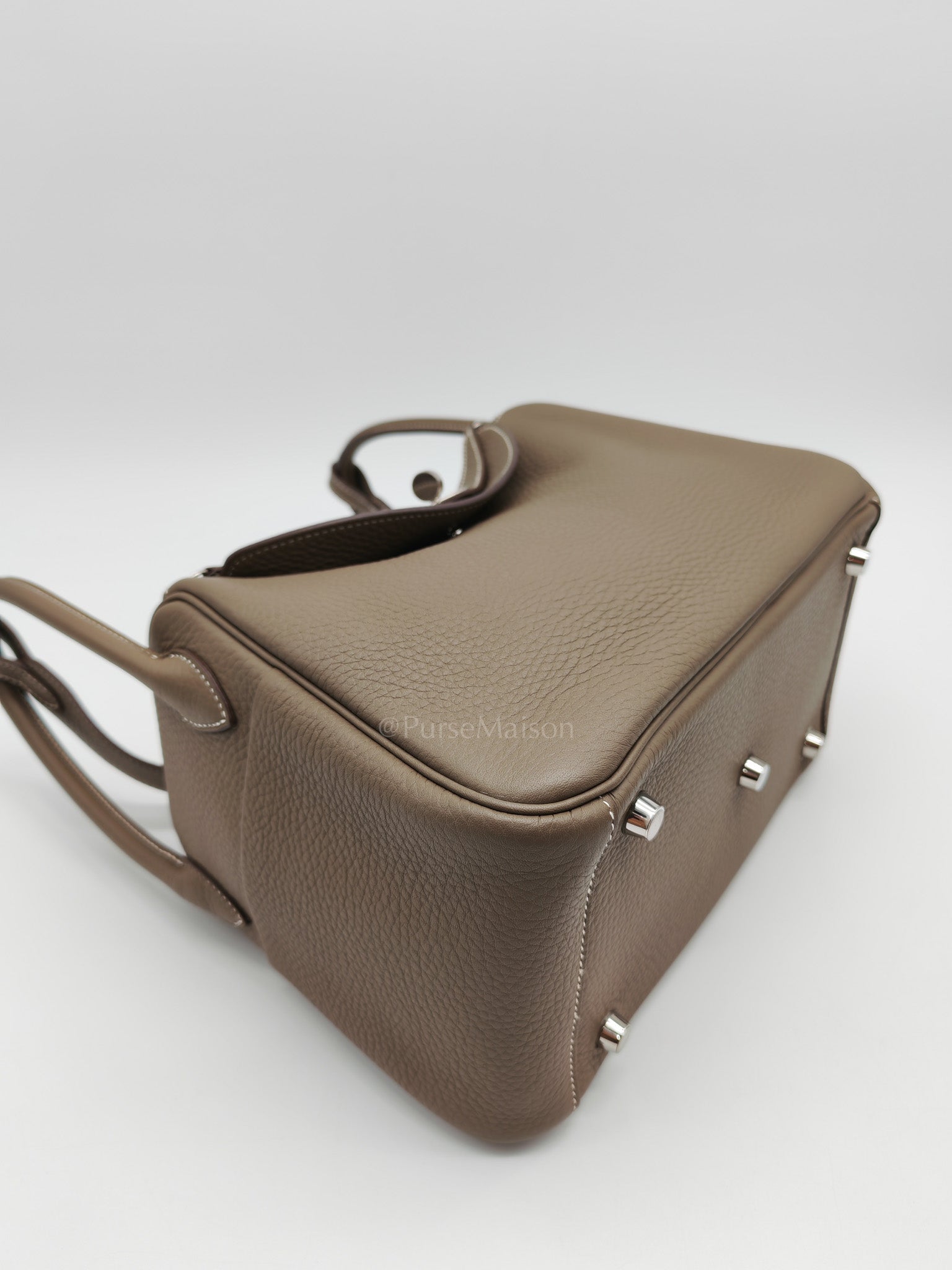 Lindy 26 in Etoupe Clemence Leather & Palladium Hardware Stamp W(2024)
