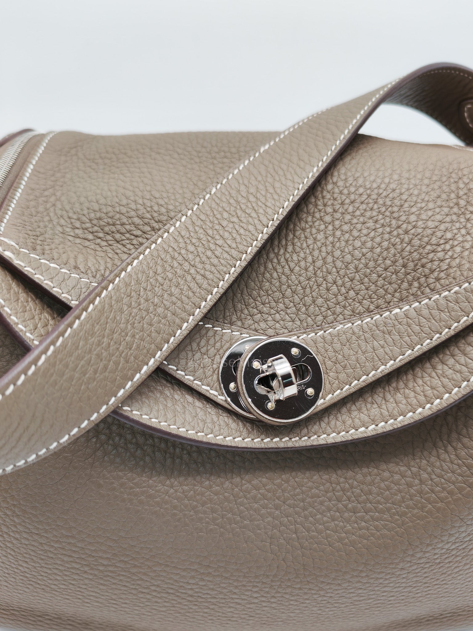 Lindy 26 in Etoupe Clemence Leather & Palladium Hardware Stamp W(2024)