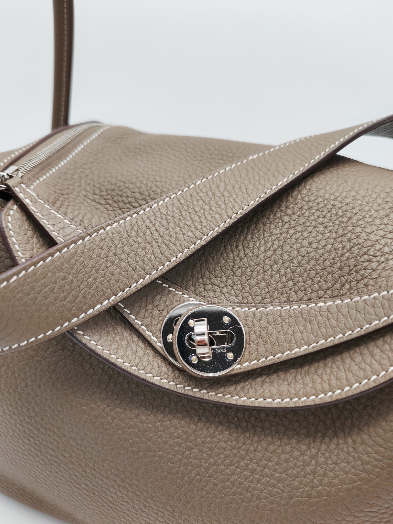Lindy 26 in Etoupe Clemence Leather & Palladium Hardware Stamp W(2024)