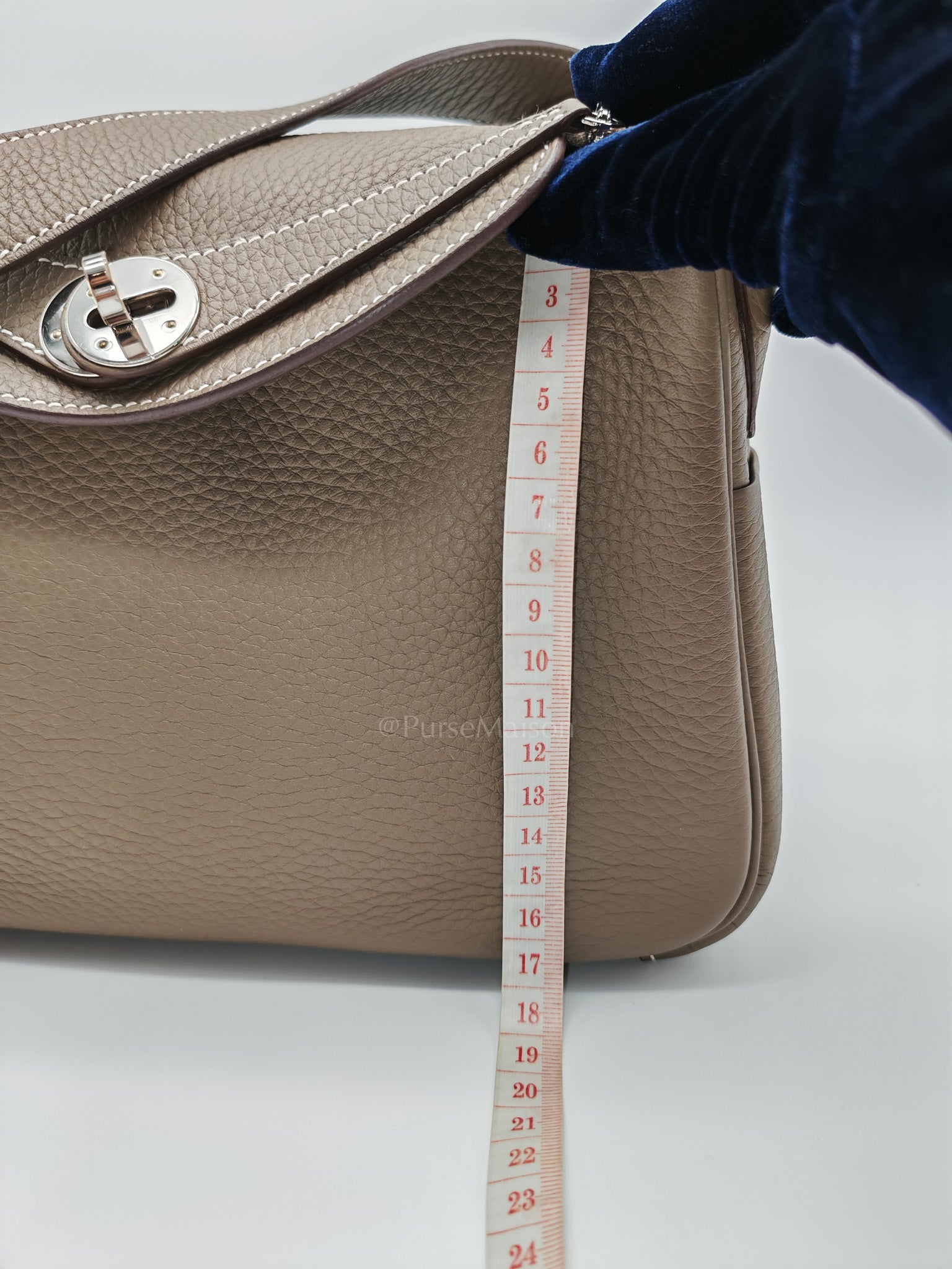 Lindy 26 in Etoupe Clemence Leather & Palladium Hardware Stamp W(2024)