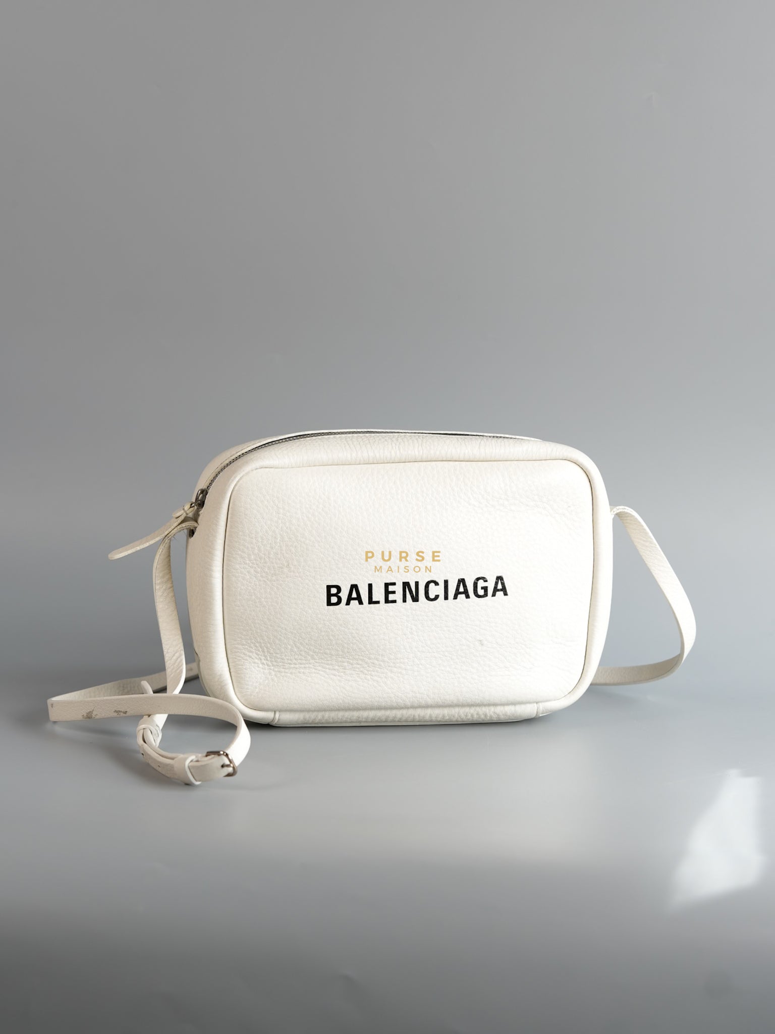 Camera Sling Bag in White Leather | Purse Maison Luxury Bags Shop