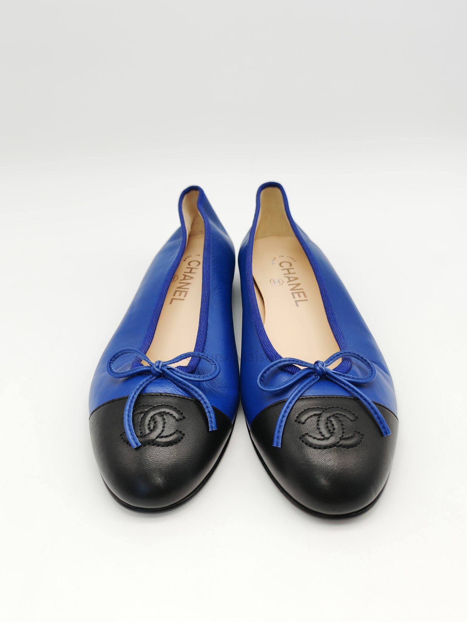 Cap Toe in Blue/Black Lambskin Leather Ballet Flats Size 37.5EU (23.5cm) | Purse Maison Luxury Bags Shop