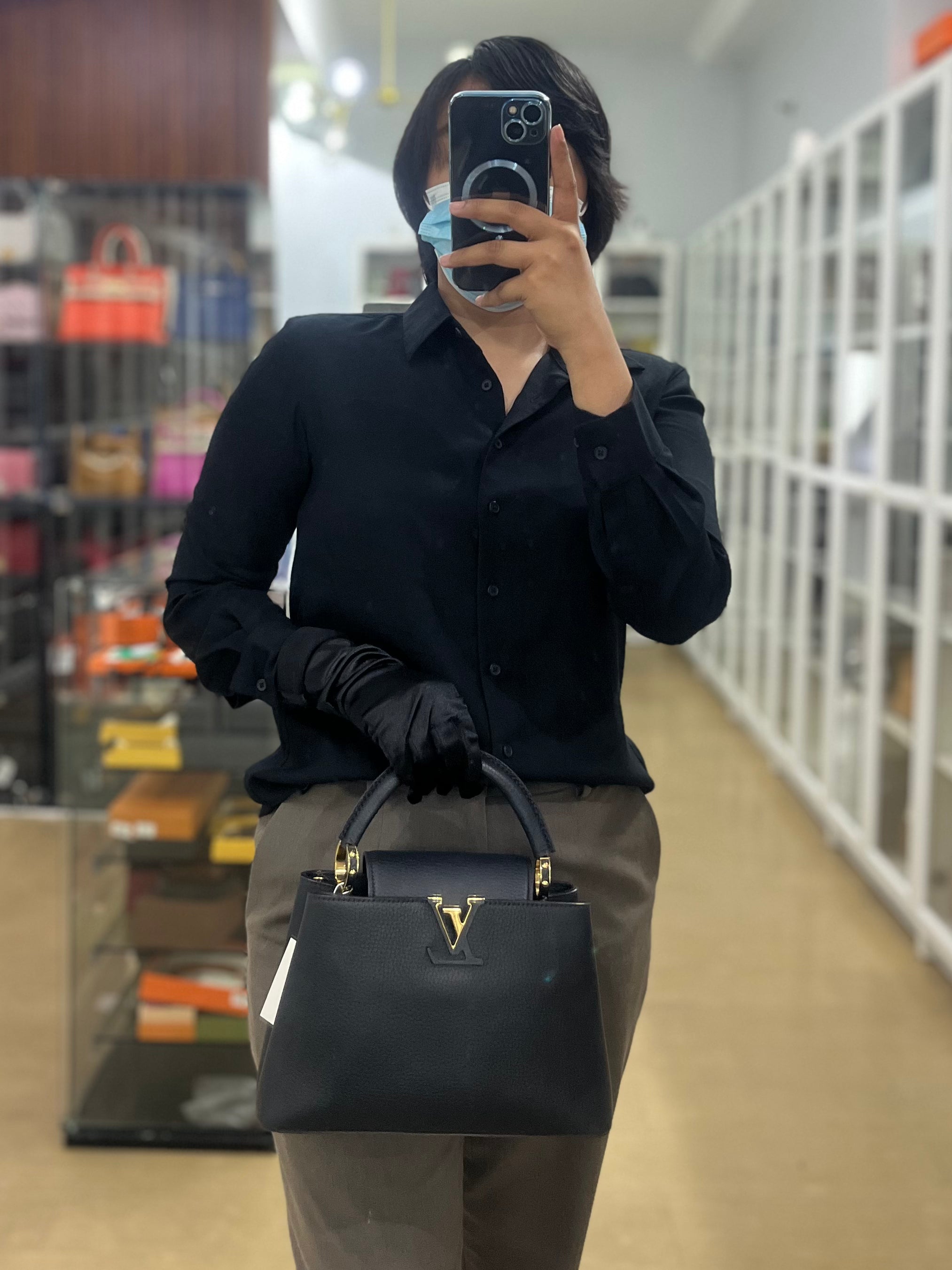 Capucines BB Black Taurillon Leather | Purse Maison Luxury Bags Shop