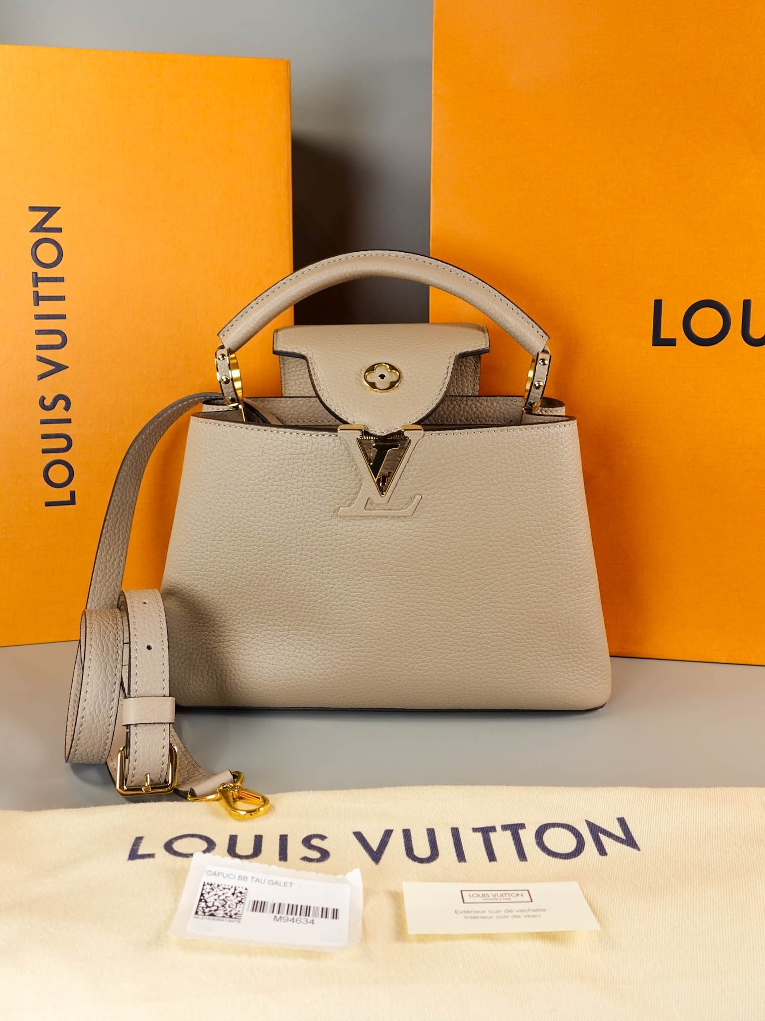 Capucines BB Galet Taurillon Leather (Microchip) | Purse Maison Luxury Bags Shop