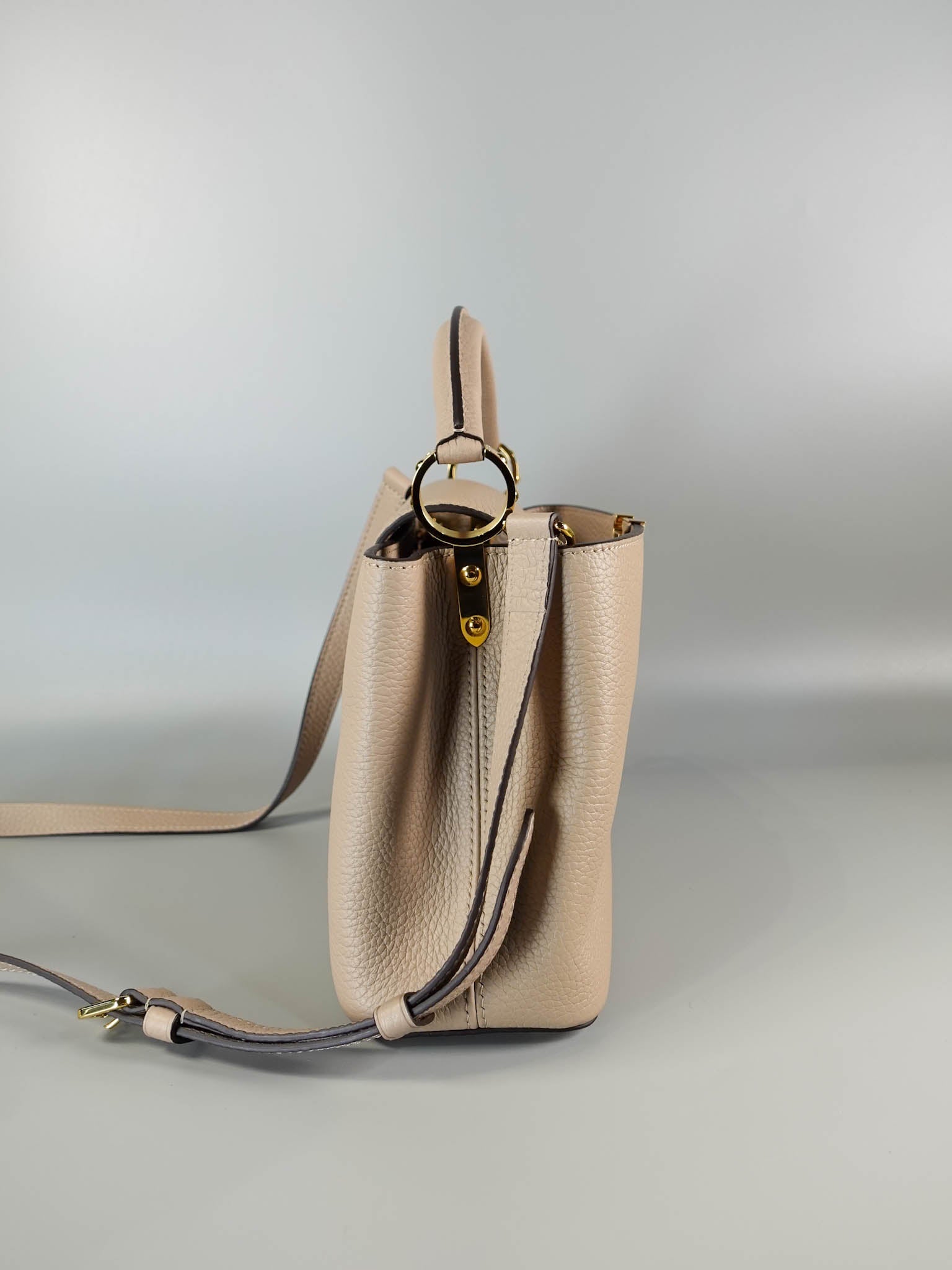 Capucines BB Galet Taurillon Leather (Microchip) | Purse Maison Luxury Bags Shop