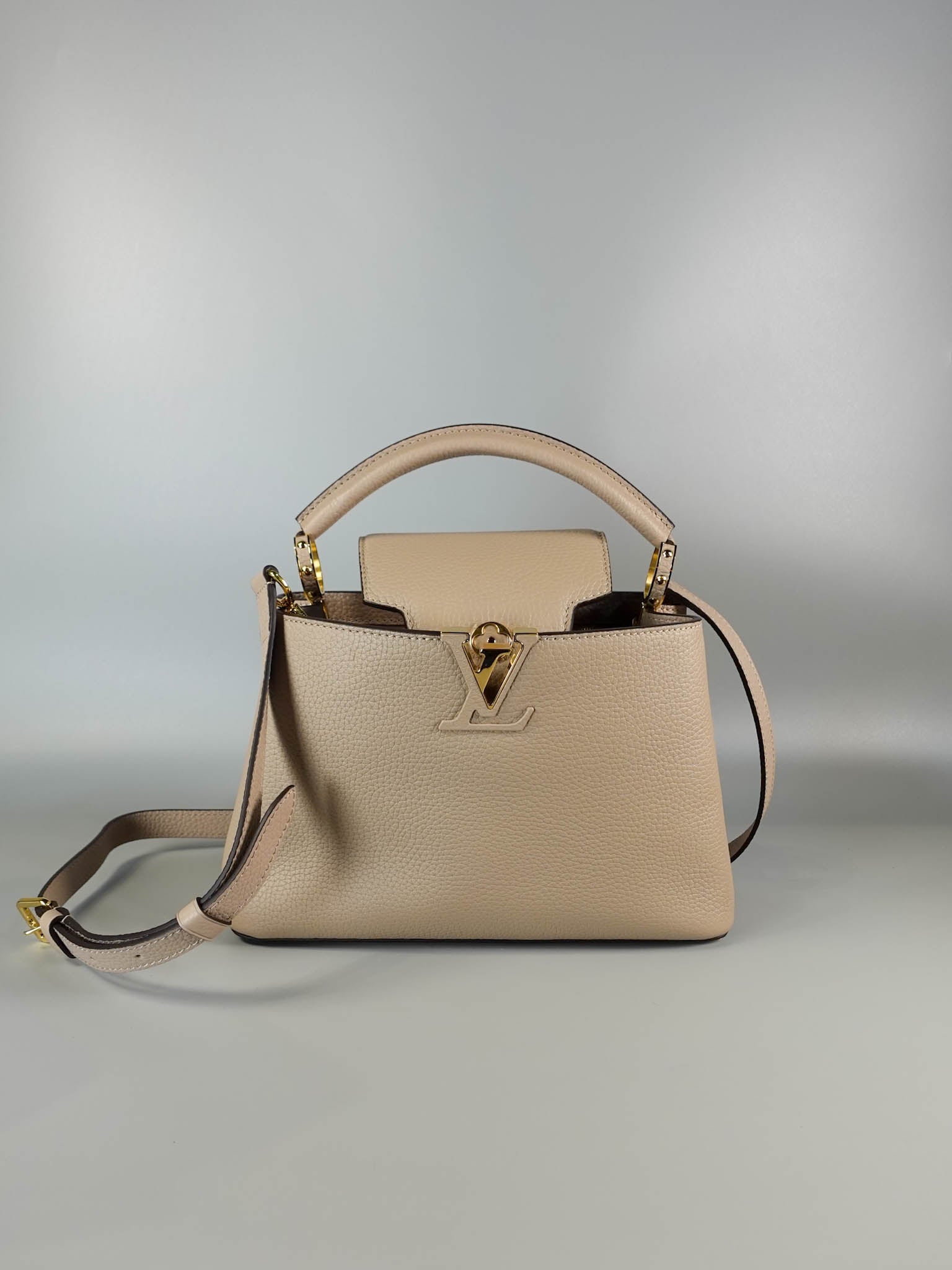 Capucines BB Galet Taurillon Leather (Microchip) | Purse Maison Luxury Bags Shop