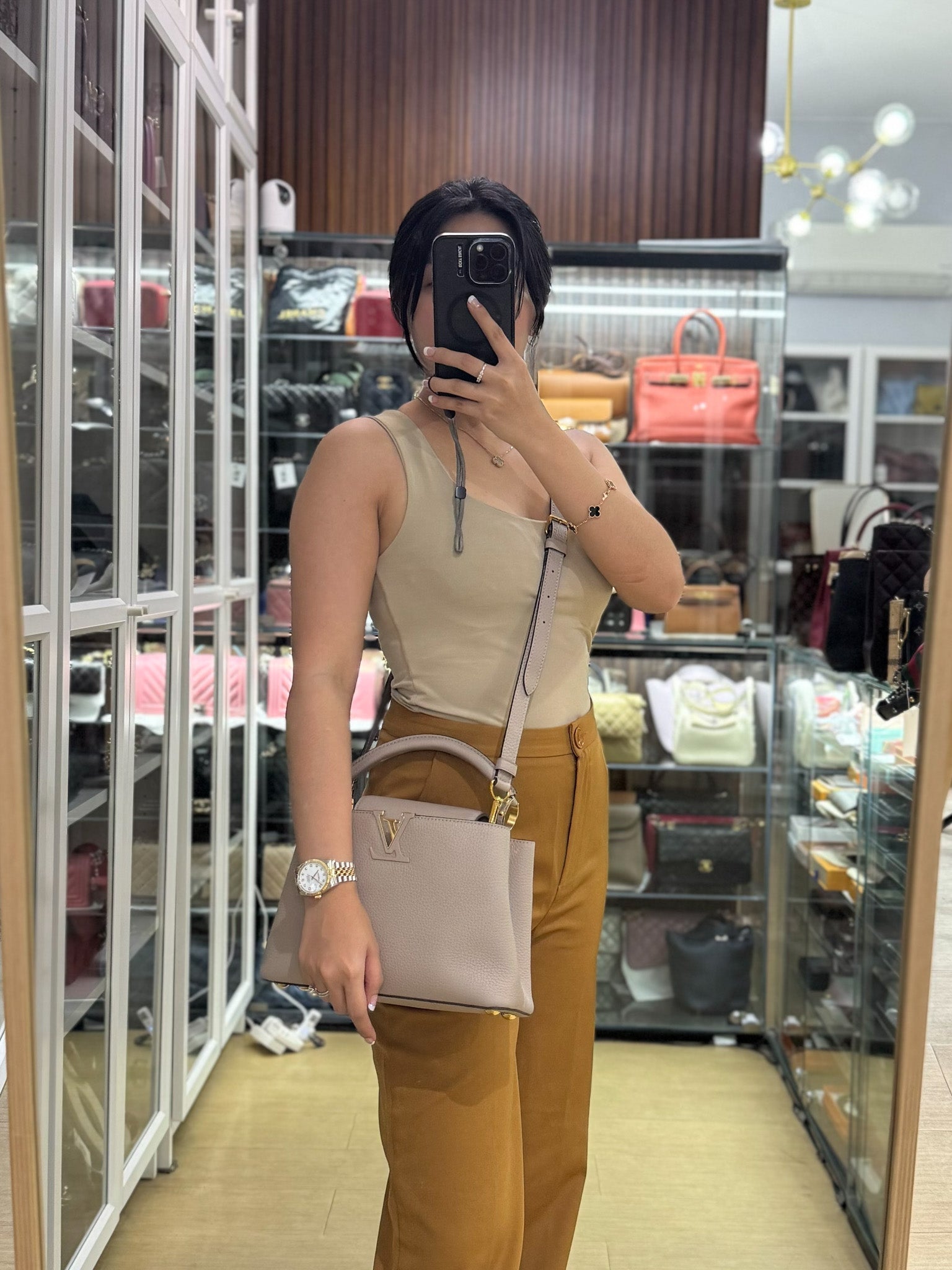 Capucines BB Galet Taurillon Leather (Microchip) | Purse Maison Luxury Bags Shop