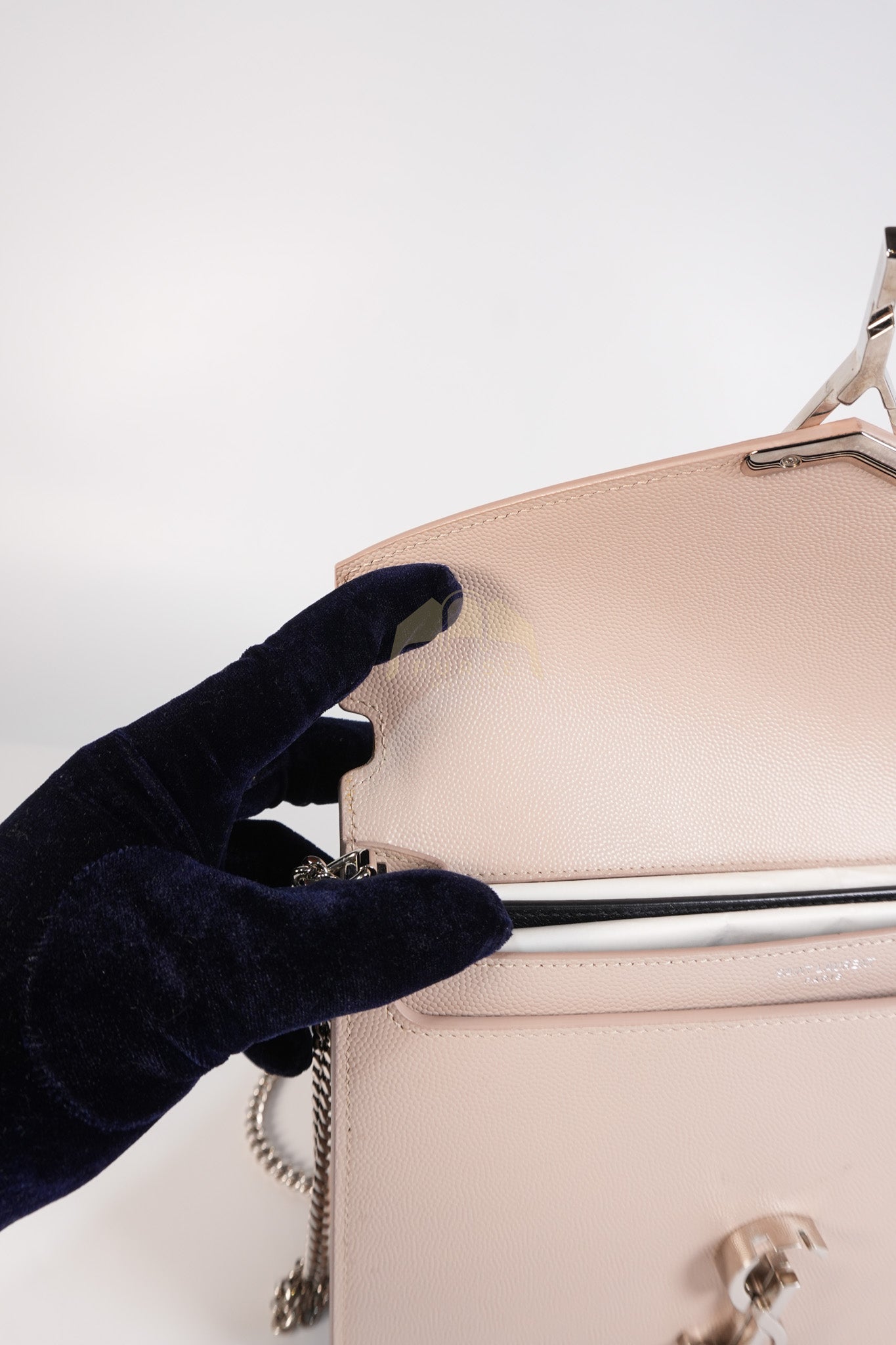 Cassandra Chain Flap Shoulder Bag in Pink Beige Grained Leather | Purse Maison Luxury Bags Shop