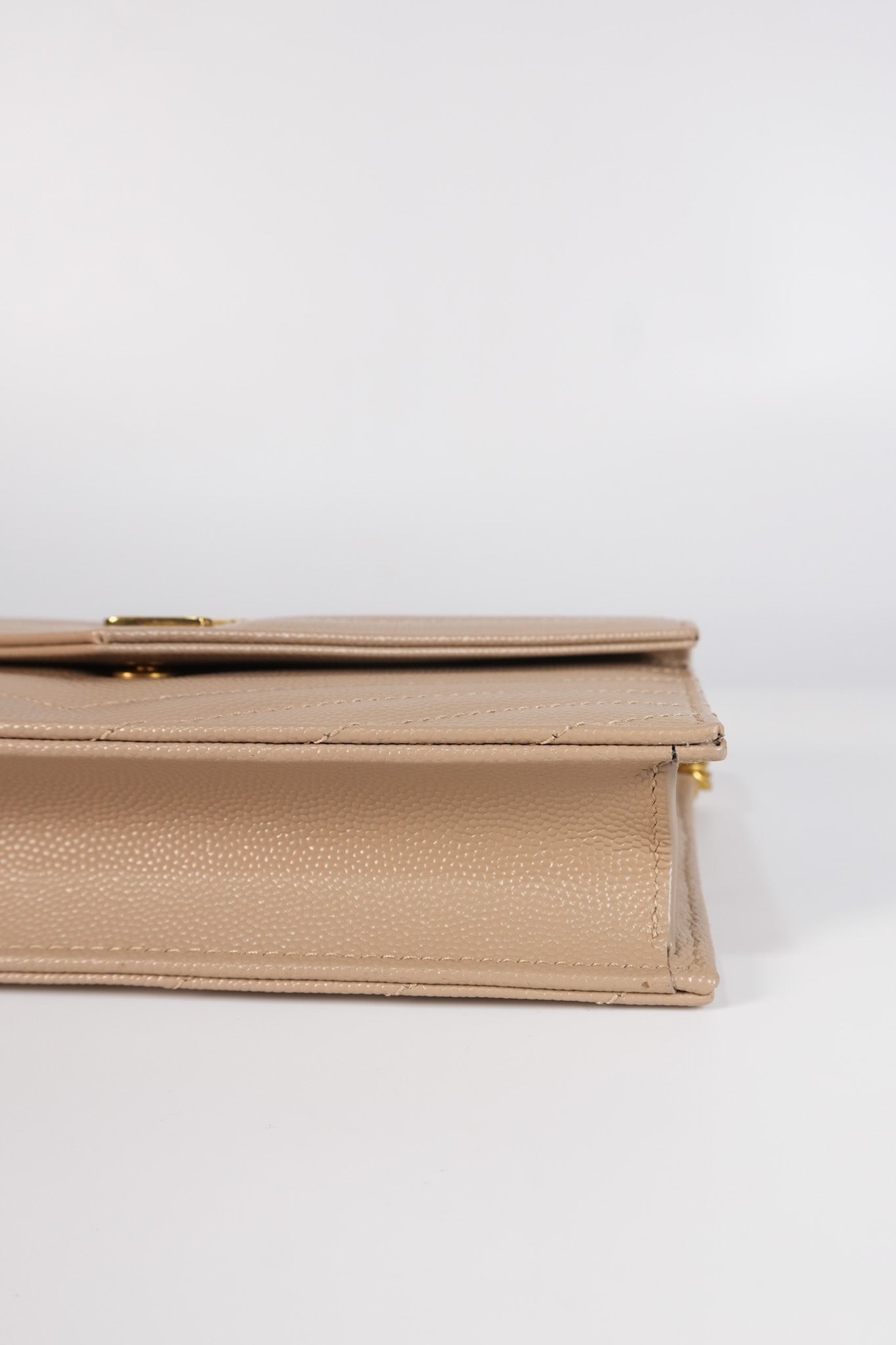 Cassandre Wallet on Chain (WOC) in Beige Grained Calfskin Leather | Purse Maison Luxury Bags Shop