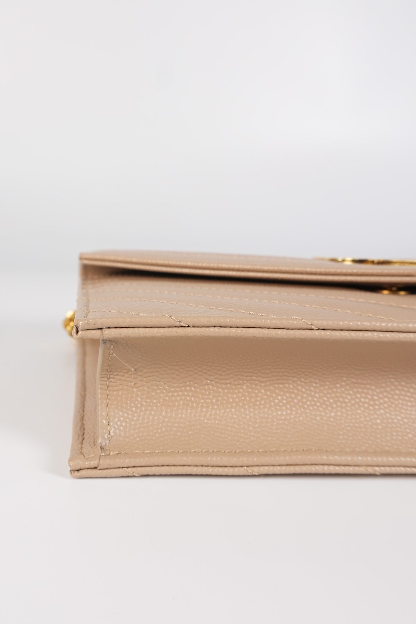 Cassandre Wallet on Chain (WOC) in Beige Grained Calfskin Leather | Purse Maison Luxury Bags Shop