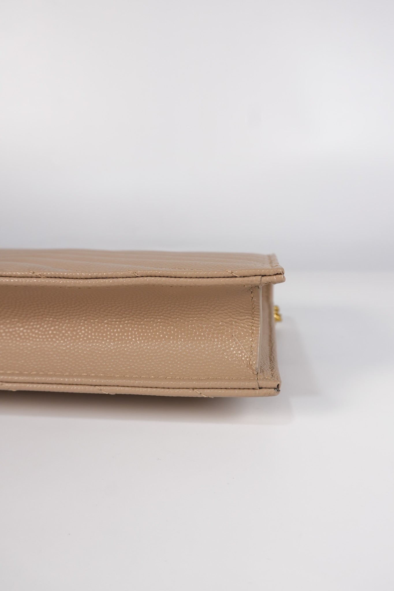 Cassandre Wallet on Chain (WOC) in Beige Grained Calfskin Leather | Purse Maison Luxury Bags Shop