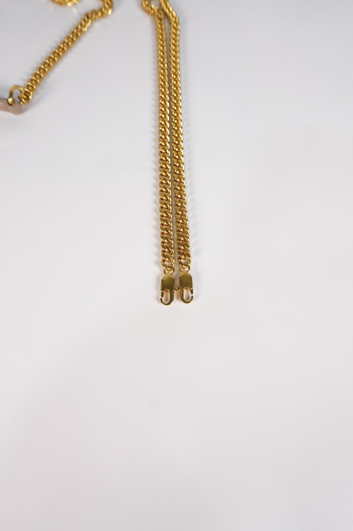 Cassandre Wallet on Chain (WOC) in Beige Grained Calfskin Leather | Purse Maison Luxury Bags Shop