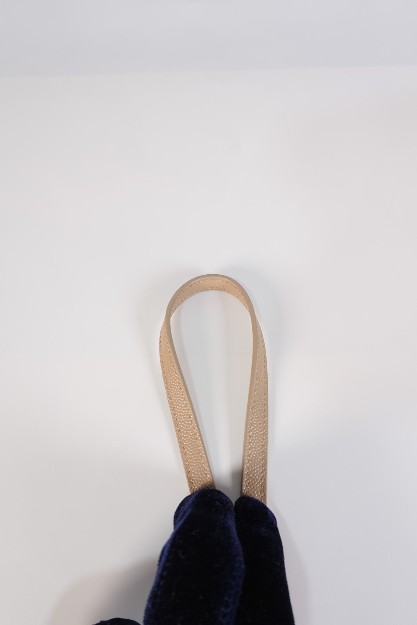 Cassandre Wallet on Chain (WOC) in Beige Grained Calfskin Leather | Purse Maison Luxury Bags Shop