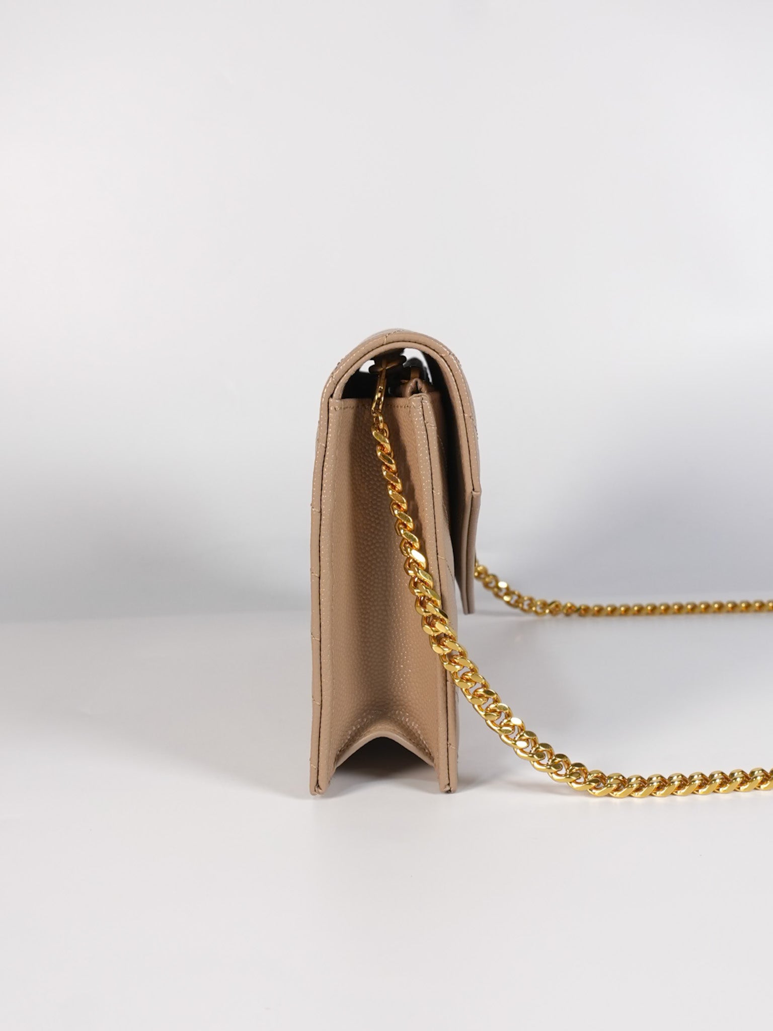 Cassandre Wallet on Chain (WOC) in Beige Grained Calfskin Leather | Purse Maison Luxury Bags Shop
