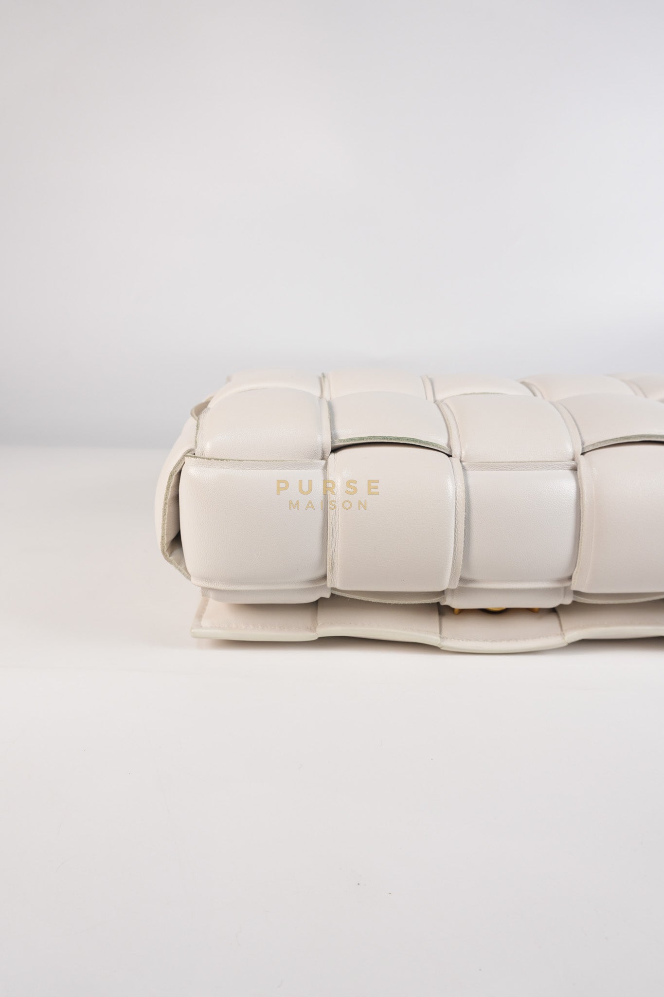 Cassette Padded in Off-white Intrecciato Leather Crossbody Bag | Purse Maison Luxury Bags Shop