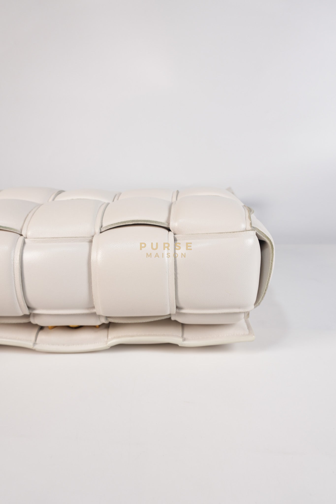 Cassette Padded in Off-white Intrecciato Leather Crossbody Bag | Purse Maison Luxury Bags Shop