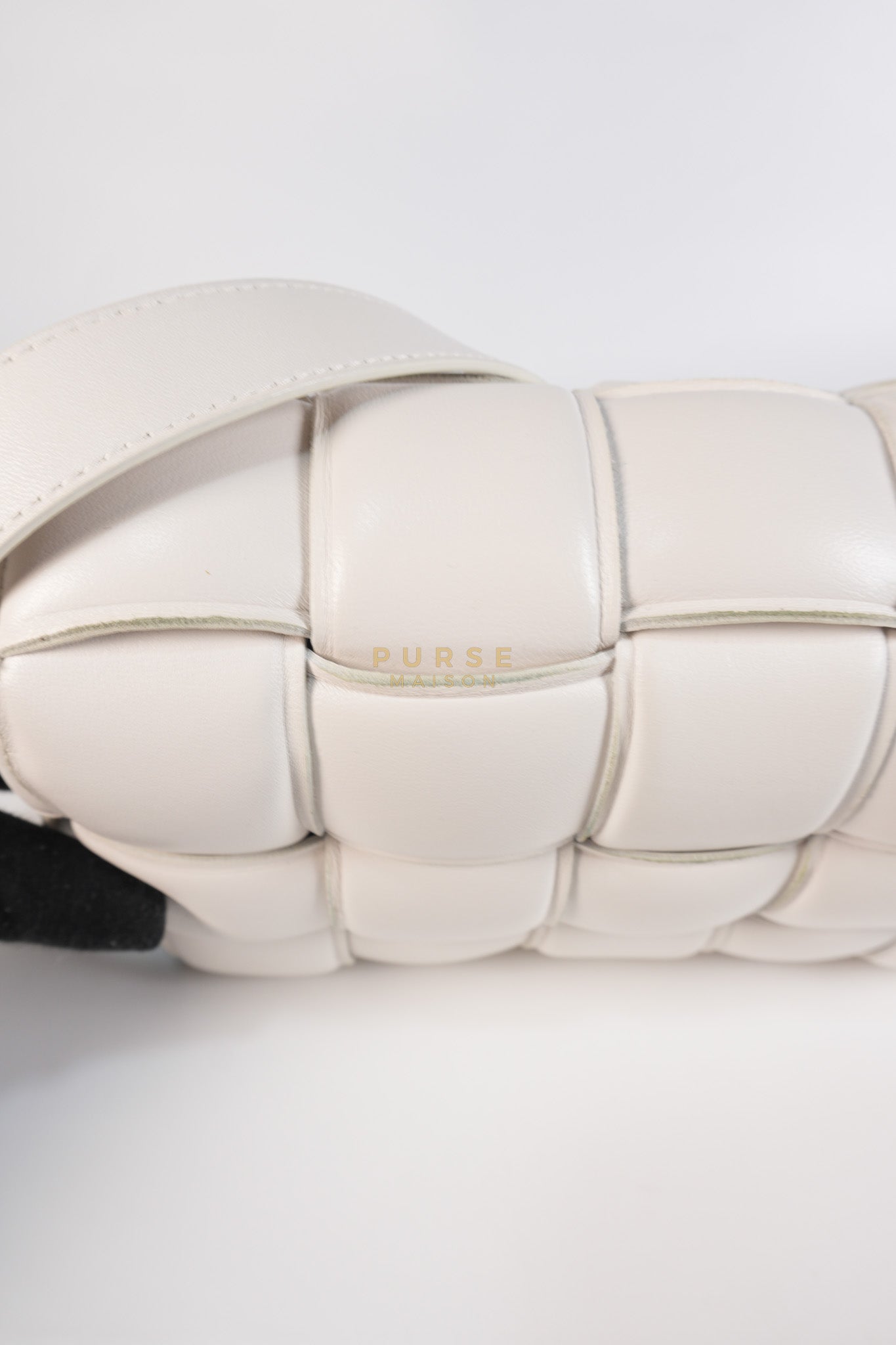 Cassette Padded in Off-white Intrecciato Leather Crossbody Bag | Purse Maison Luxury Bags Shop