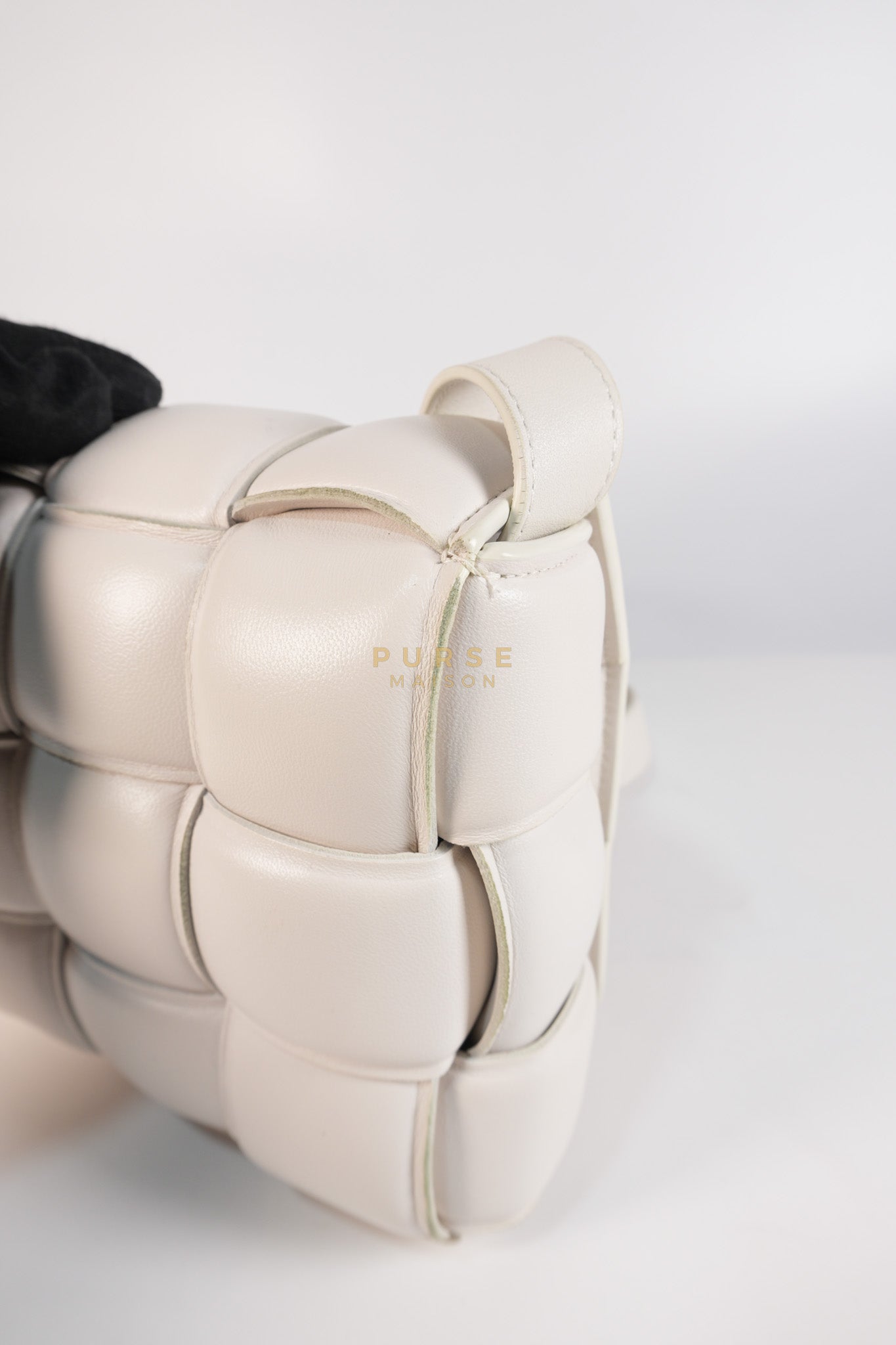 Cassette Padded in Off-white Intrecciato Leather Crossbody Bag | Purse Maison Luxury Bags Shop