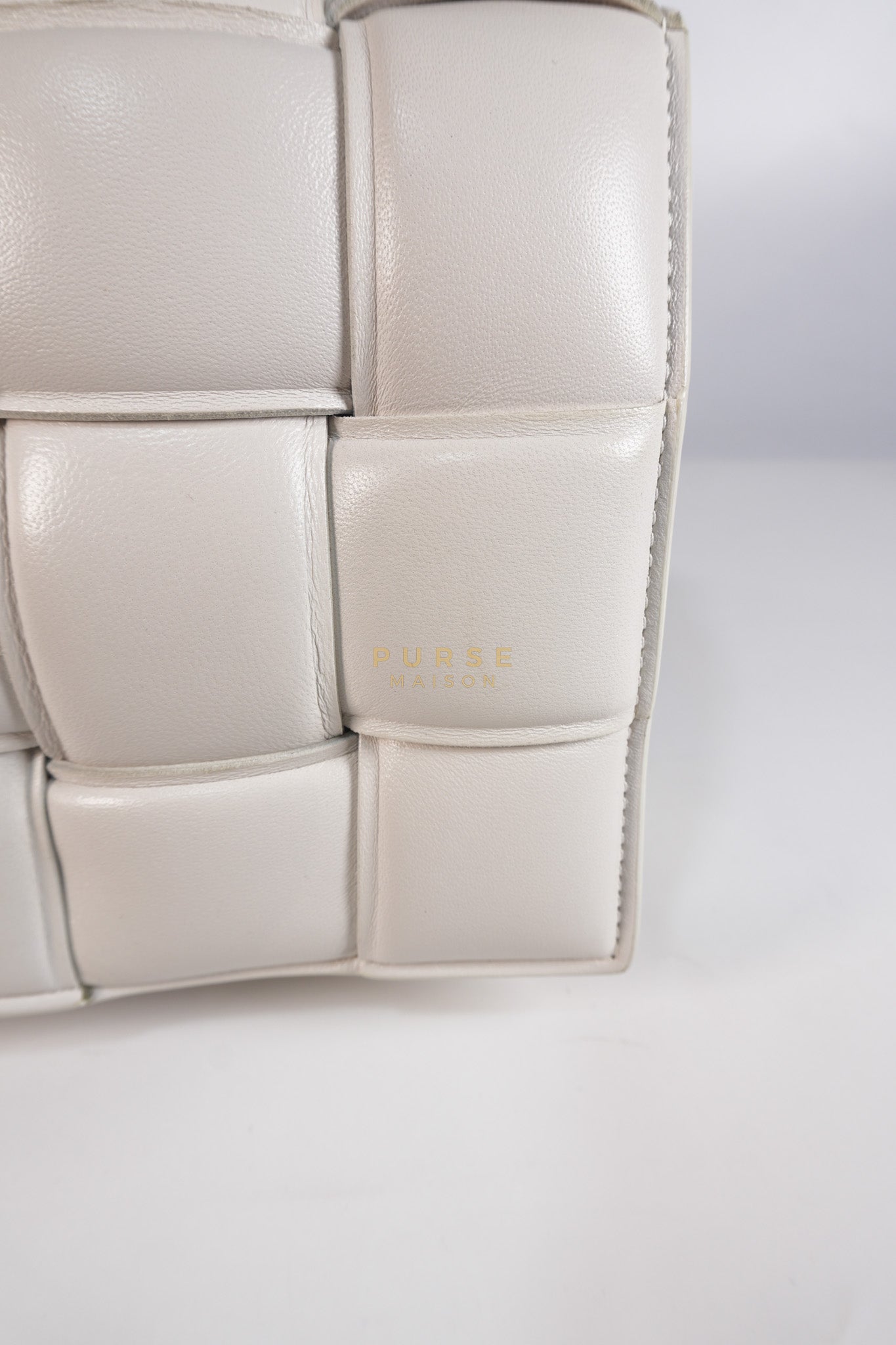 Cassette Padded in Off-white Intrecciato Leather Crossbody Bag | Purse Maison Luxury Bags Shop