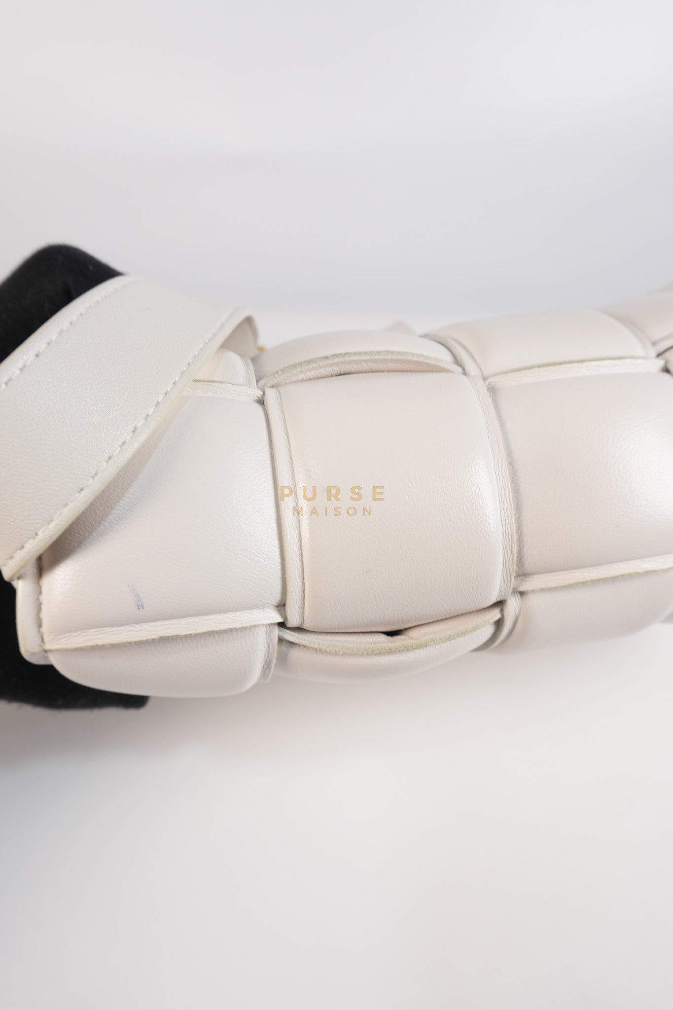 Cassette Padded in Off-white Intrecciato Leather Crossbody Bag | Purse Maison Luxury Bags Shop