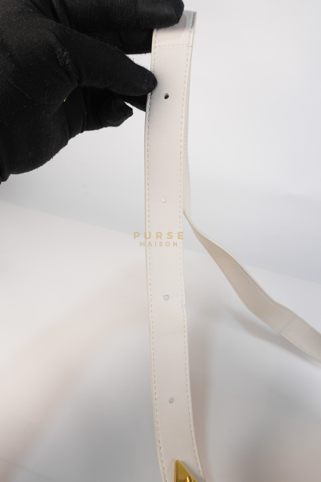 Cassette Padded in Off-white Intrecciato Leather Crossbody Bag | Purse Maison Luxury Bags Shop
