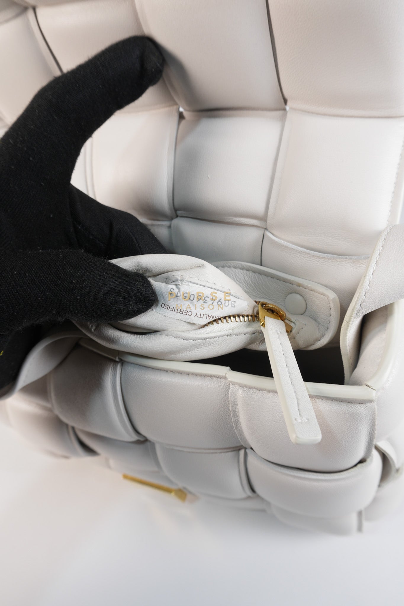 Cassette Padded in Off-white Intrecciato Leather Crossbody Bag | Purse Maison Luxury Bags Shop