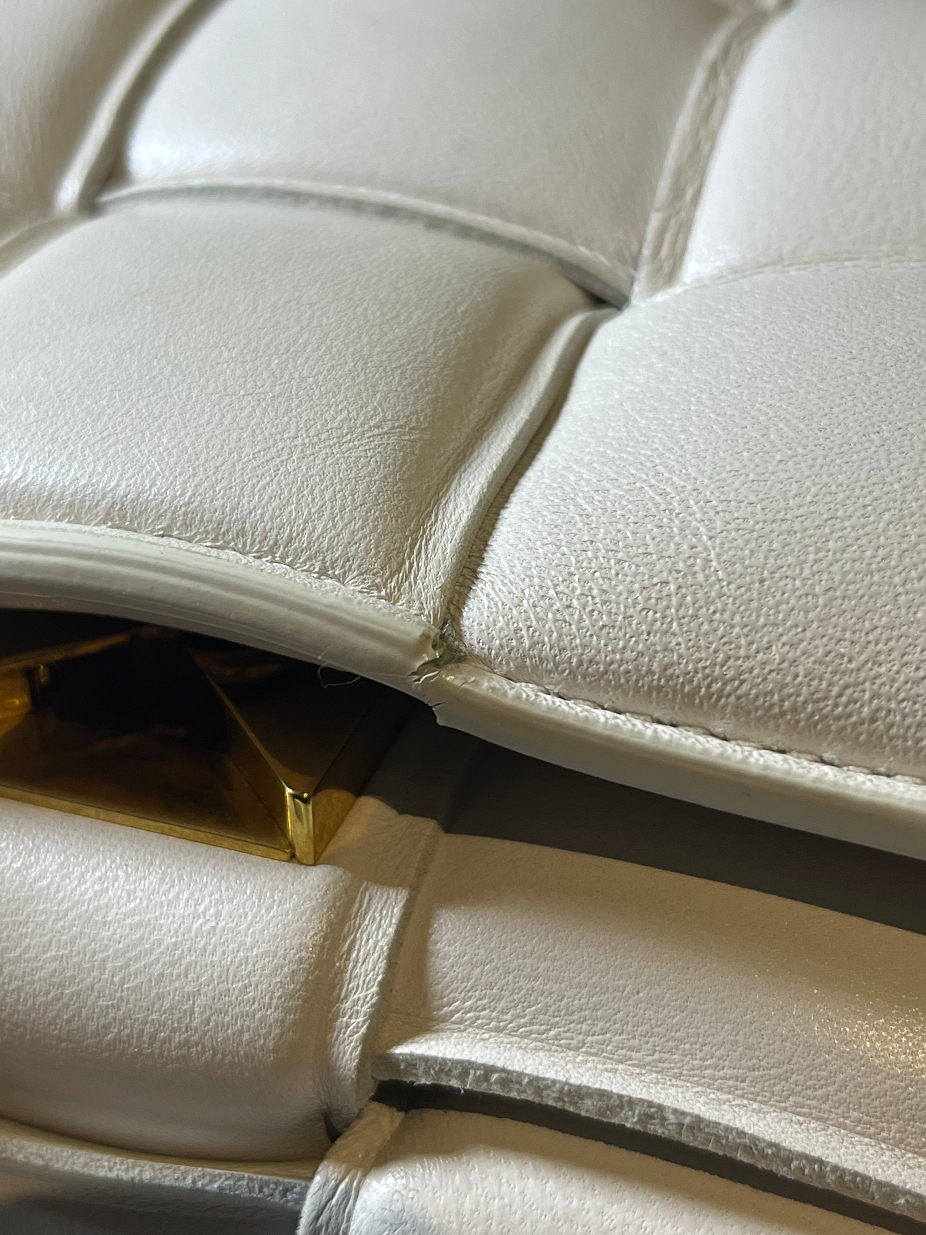 Cassette Padded in Off-white Intrecciato Leather Crossbody Bag | Purse Maison Luxury Bags Shop