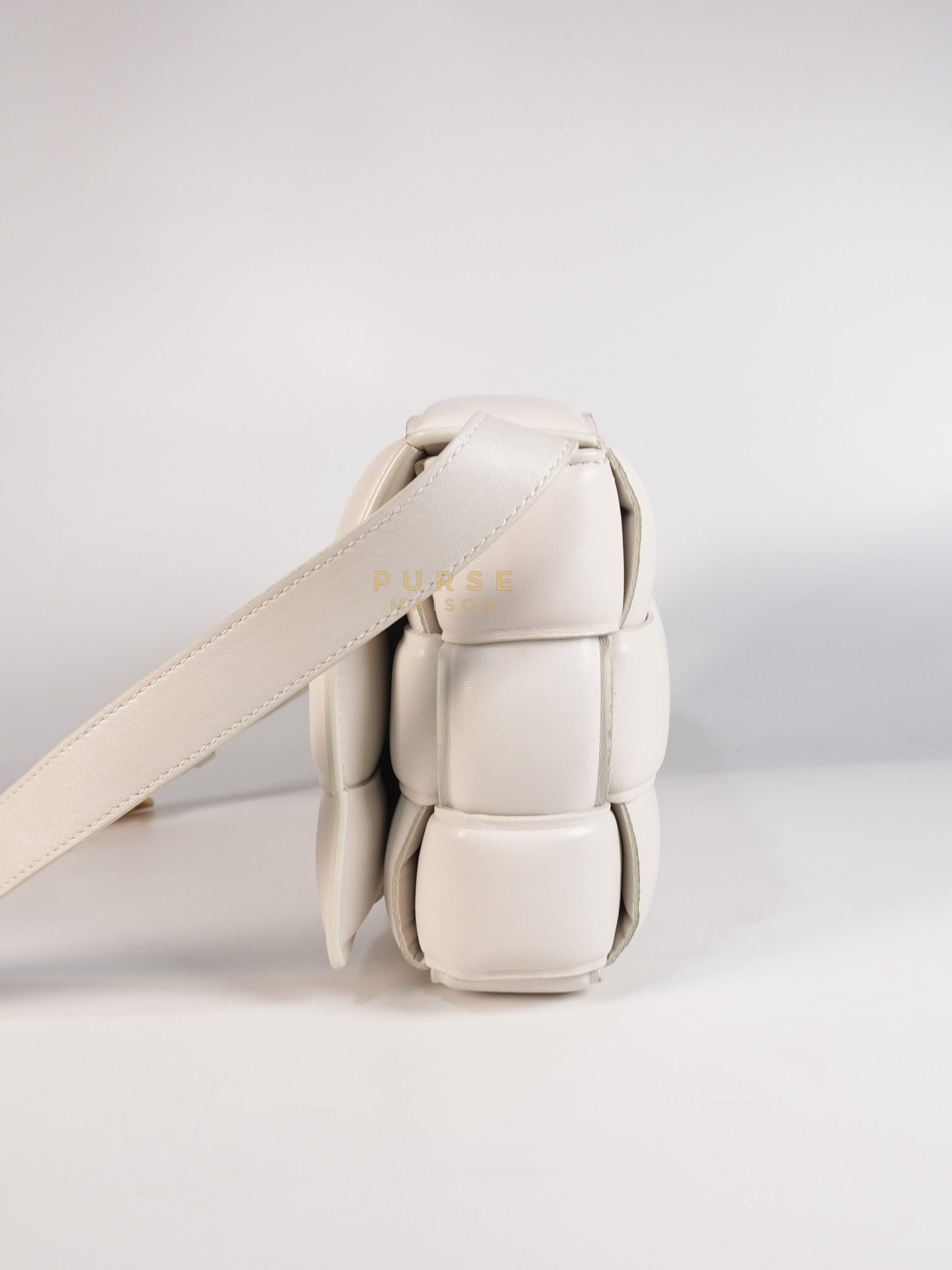 Cassette Padded in Off-white Intrecciato Leather Crossbody Bag | Purse Maison Luxury Bags Shop