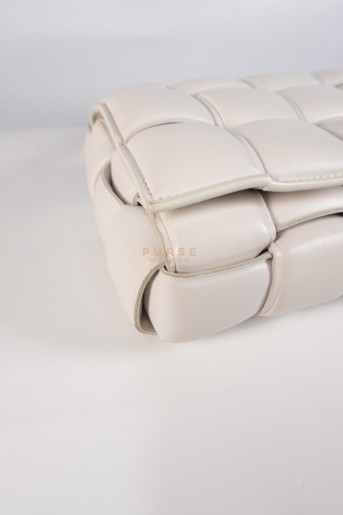Cassette Padded in Off-white Intrecciato Leather Crossbody Bag | Purse Maison Luxury Bags Shop