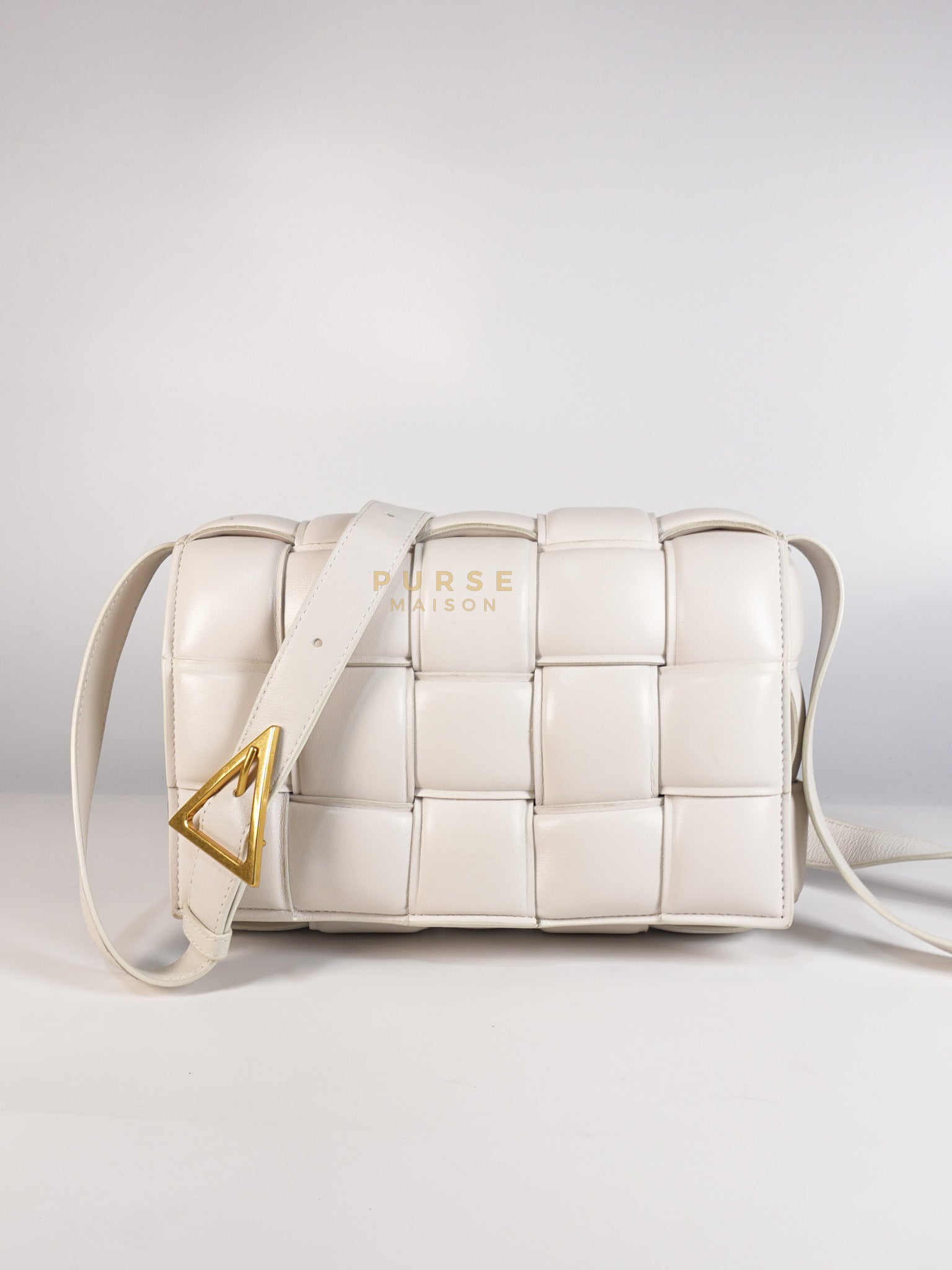 Cassette Padded in Off-white Intrecciato Leather Crossbody Bag | Purse Maison Luxury Bags Shop