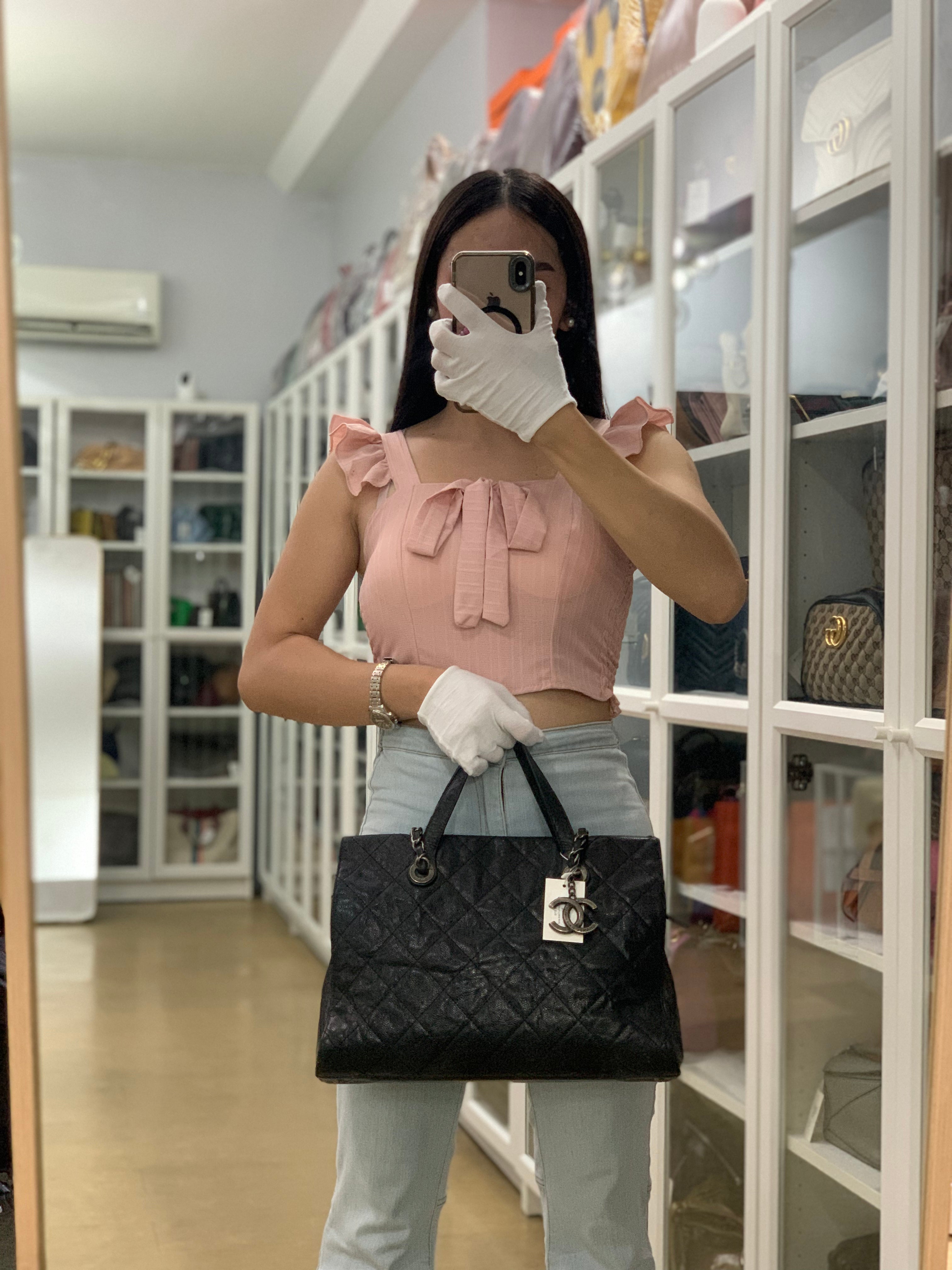 CC Crave Tote Black Medium in Black Crumpled Grained Calfskin Quilted Leather (Series 18) | Purse Maison Luxury Bags Shop