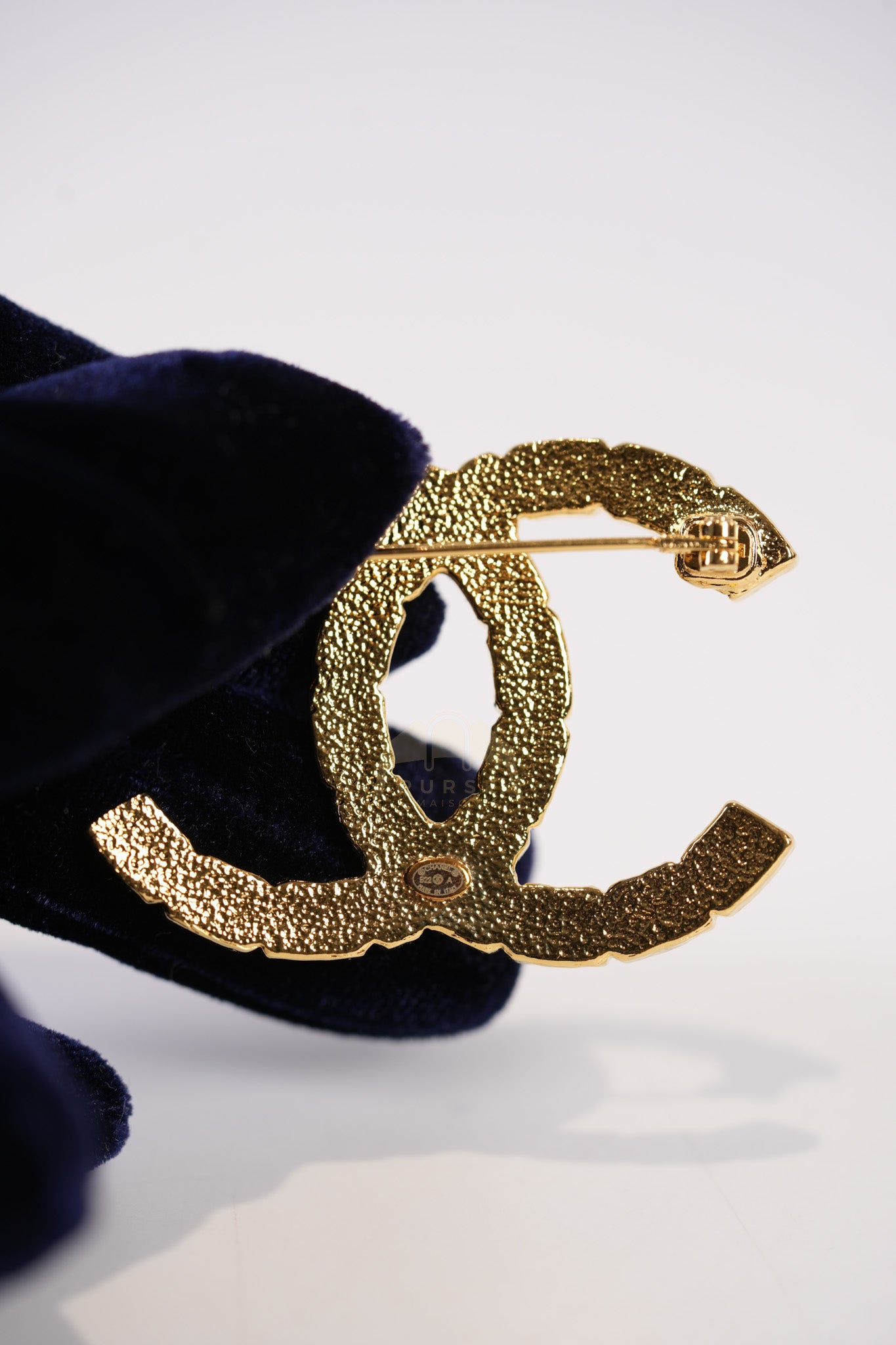 CC Gold Tone Brooch | Purse Maison Luxury Bags Shop