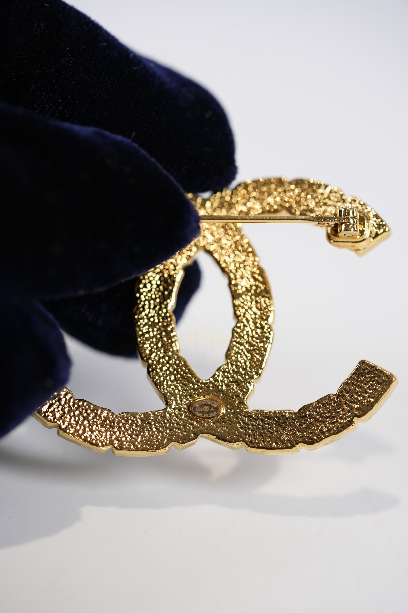 CC Gold Tone Brooch | Purse Maison Luxury Bags Shop