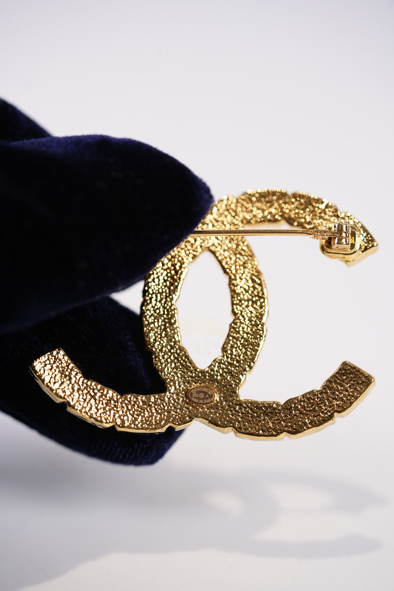 CC Gold Tone Brooch | Purse Maison Luxury Bags Shop