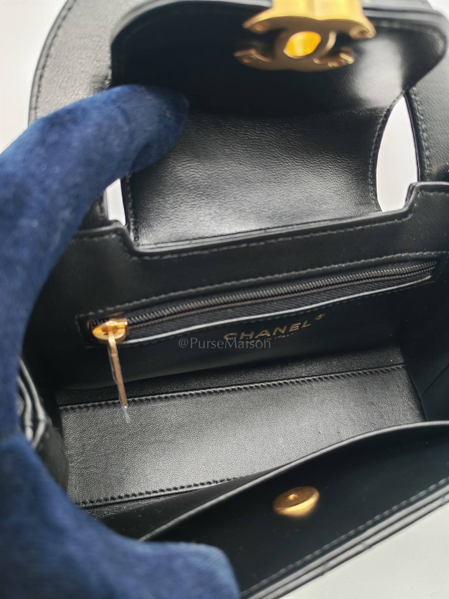 CC Kelly Small in Black Calfskin Leather & Aged Gold Hardware Microchip | Purse Maison Luxury Bags Shop