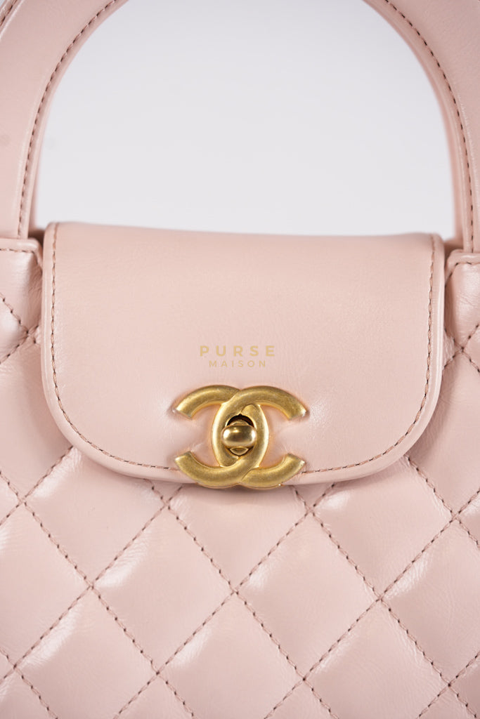 CC Kelly Small in Light Shinny Calfskin Leather and Aged Gold Hardware (Microchip) | Purse Maison Luxury Bags Shop