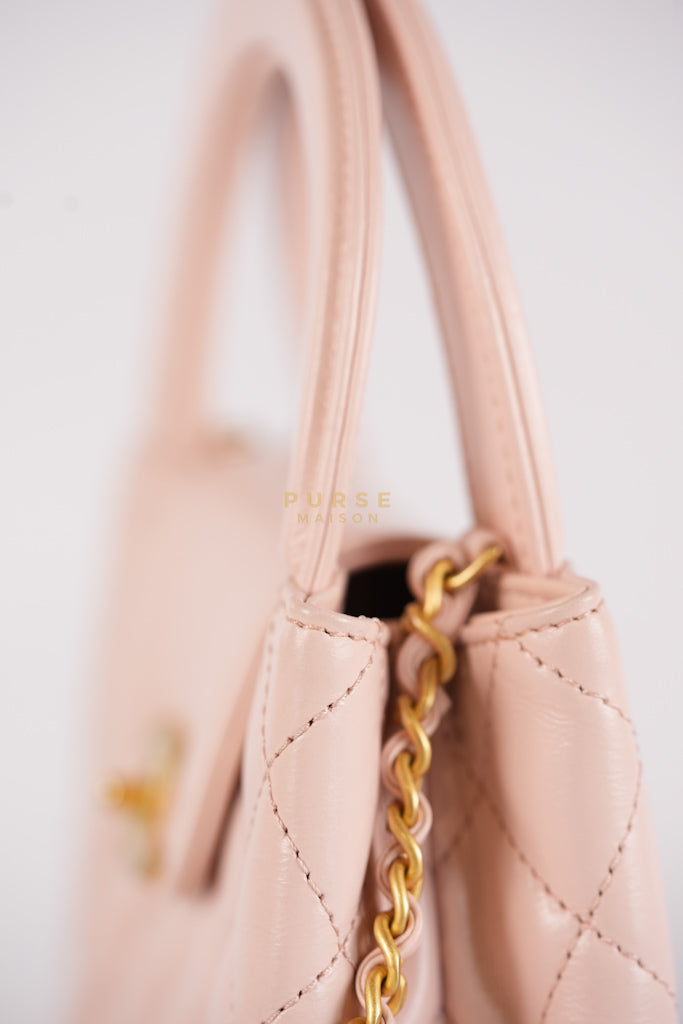 CC Kelly Small in Light Shinny Calfskin Leather and Aged Gold Hardware (Microchip) | Purse Maison Luxury Bags Shop