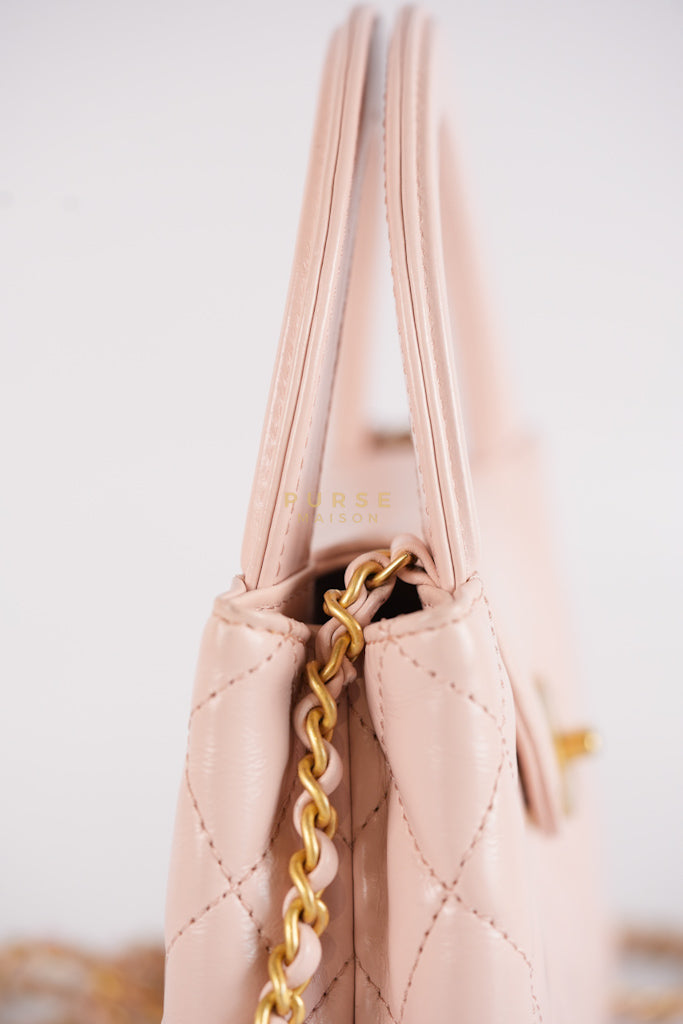 CC Kelly Small in Light Shinny Calfskin Leather and Aged Gold Hardware (Microchip) | Purse Maison Luxury Bags Shop
