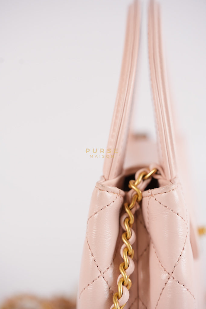 CC Kelly Small in Light Shinny Calfskin Leather and Aged Gold Hardware (Microchip) | Purse Maison Luxury Bags Shop