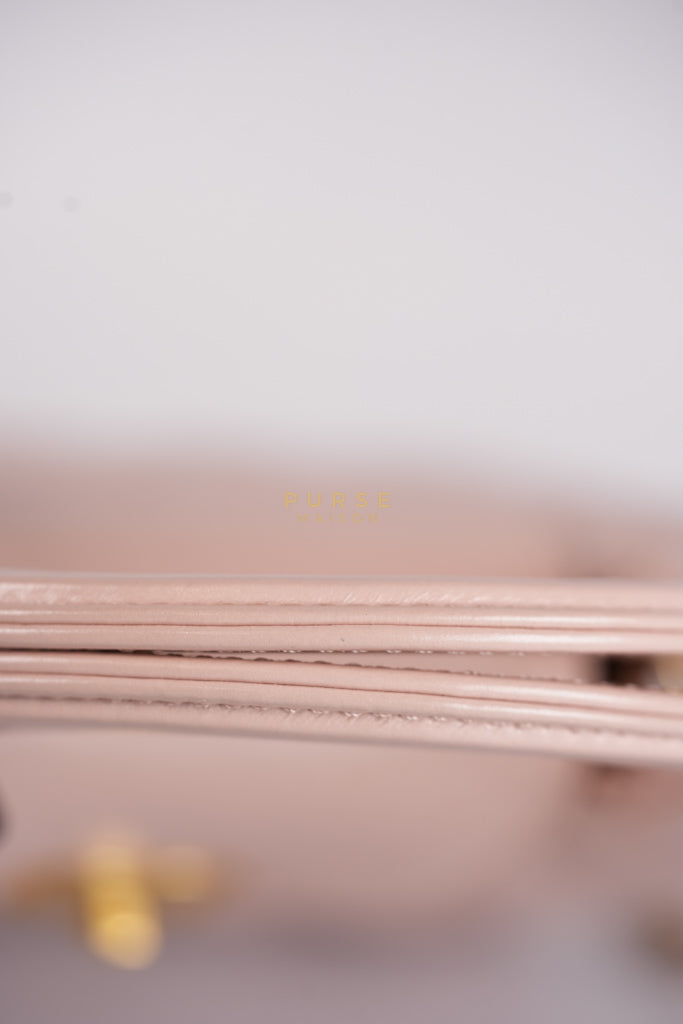 CC Kelly Small in Light Shinny Calfskin Leather and Aged Gold Hardware (Microchip) | Purse Maison Luxury Bags Shop