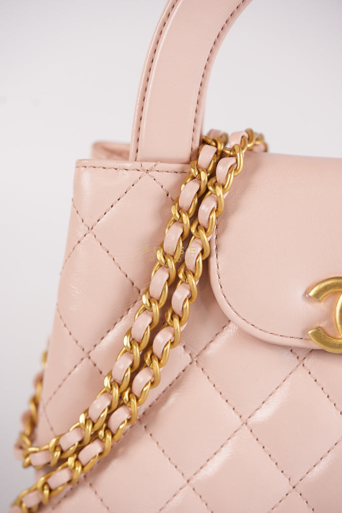 CC Kelly Small in Light Shinny Calfskin Leather and Aged Gold Hardware (Microchip) | Purse Maison Luxury Bags Shop