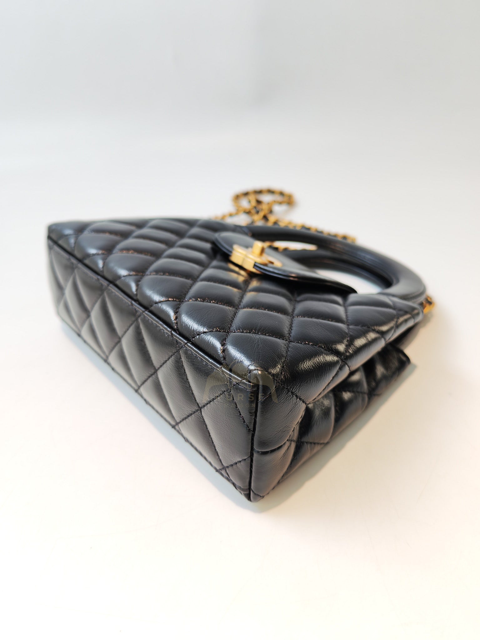 CC Kelly Small Shopping Bag Black Calfskin and Aged Gold Hardware (Microchip) | Purse Maison Luxury Bags Shop