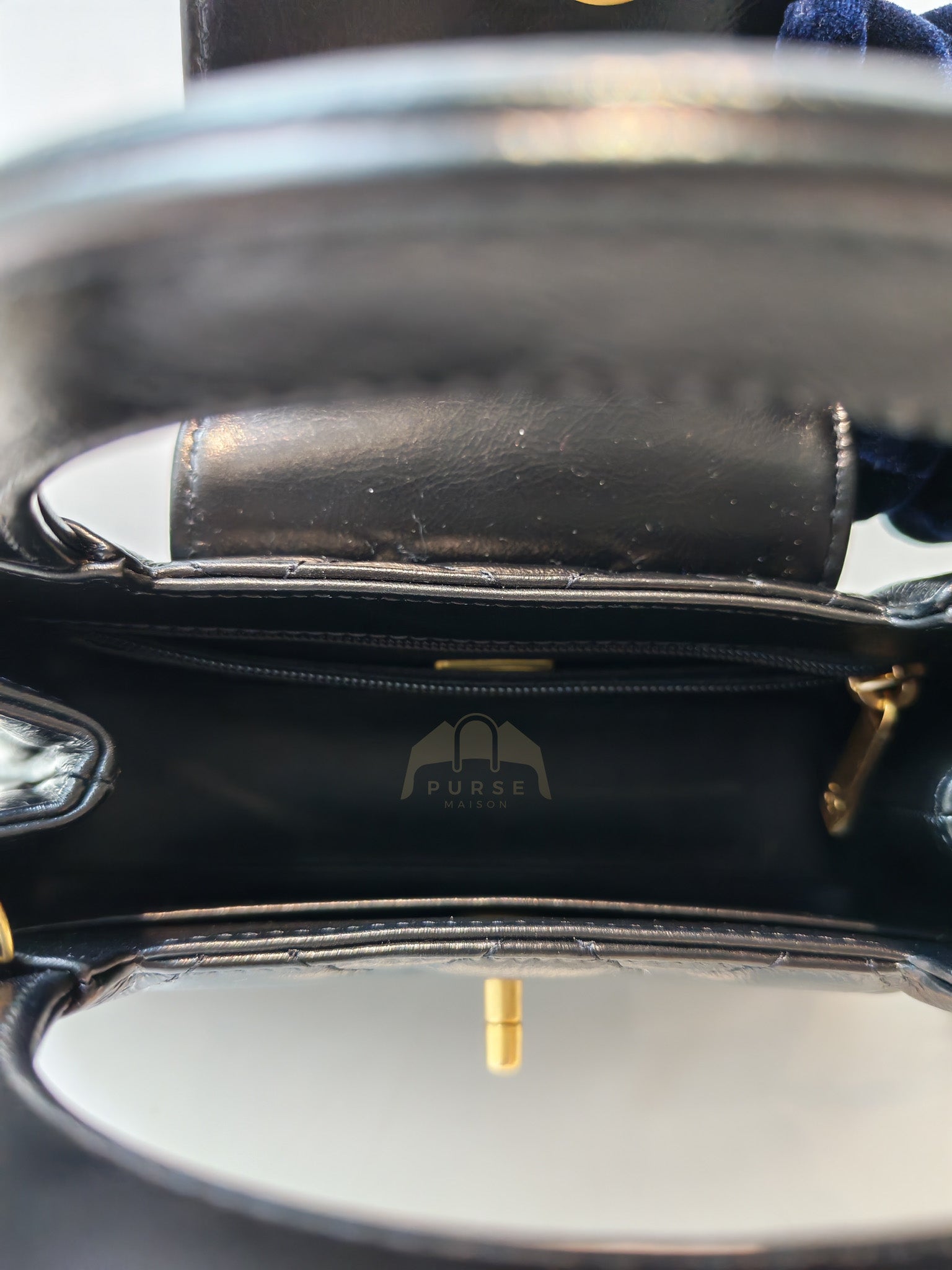 CC Kelly Small Shopping Bag Black Calfskin and Aged Gold Hardware (Microchip) | Purse Maison Luxury Bags Shop