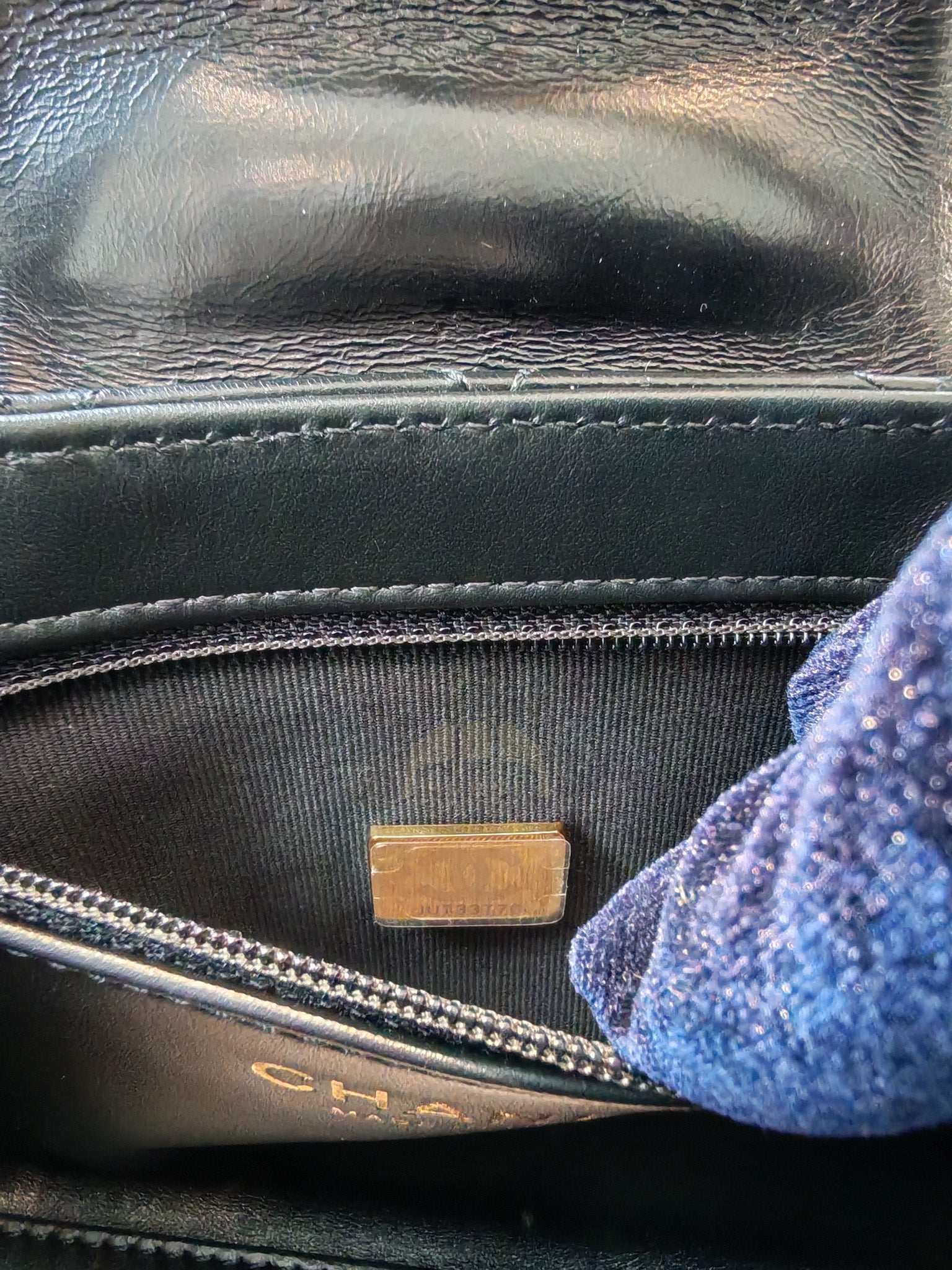 CC Kelly Small Shopping Bag Black Calfskin and Aged Gold Hardware (Microchip) | Purse Maison Luxury Bags Shop