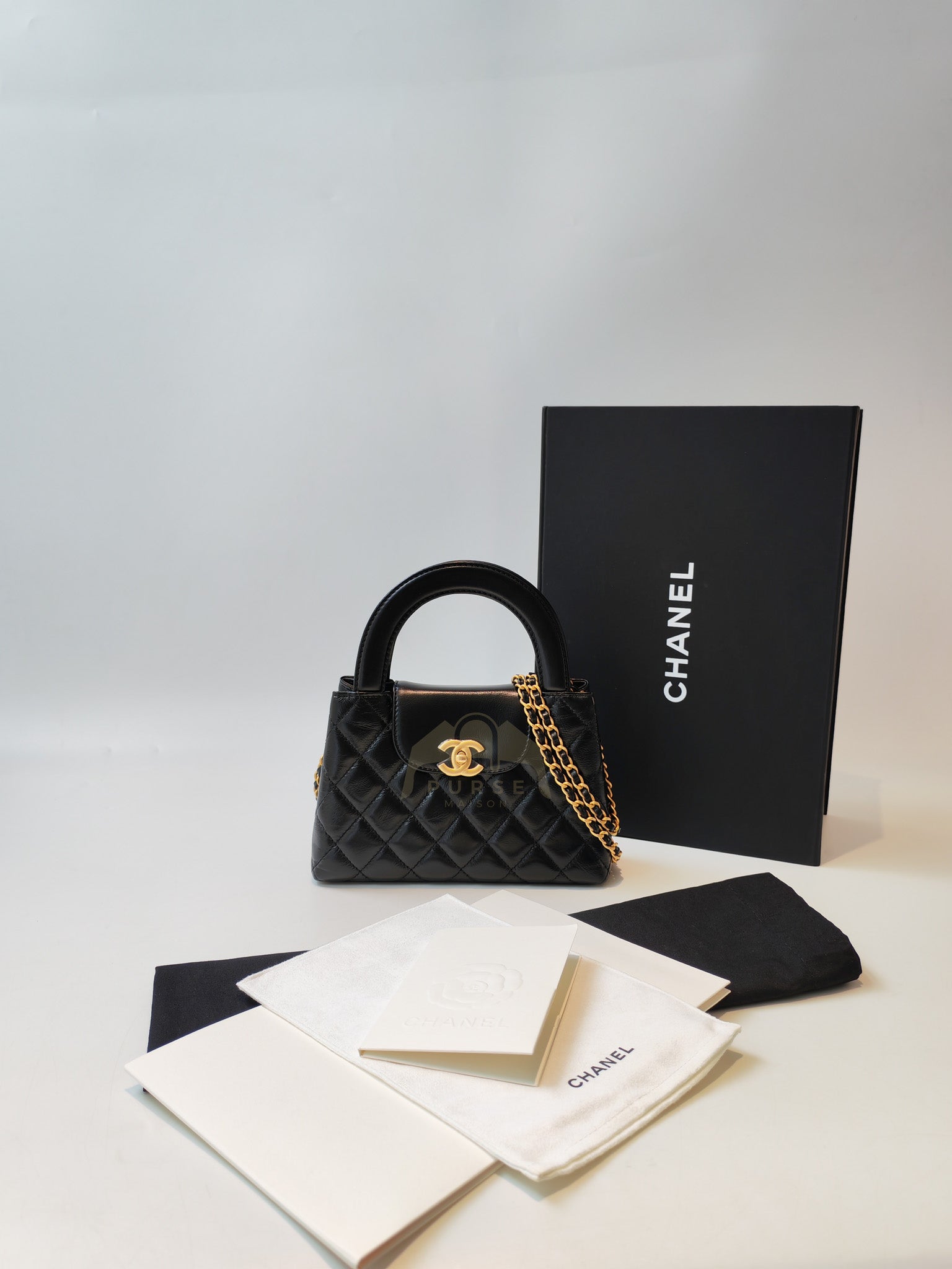 CC Kelly Small Shopping Bag Black Calfskin and Aged Gold Hardware (Microchip) | Purse Maison Luxury Bags Shop